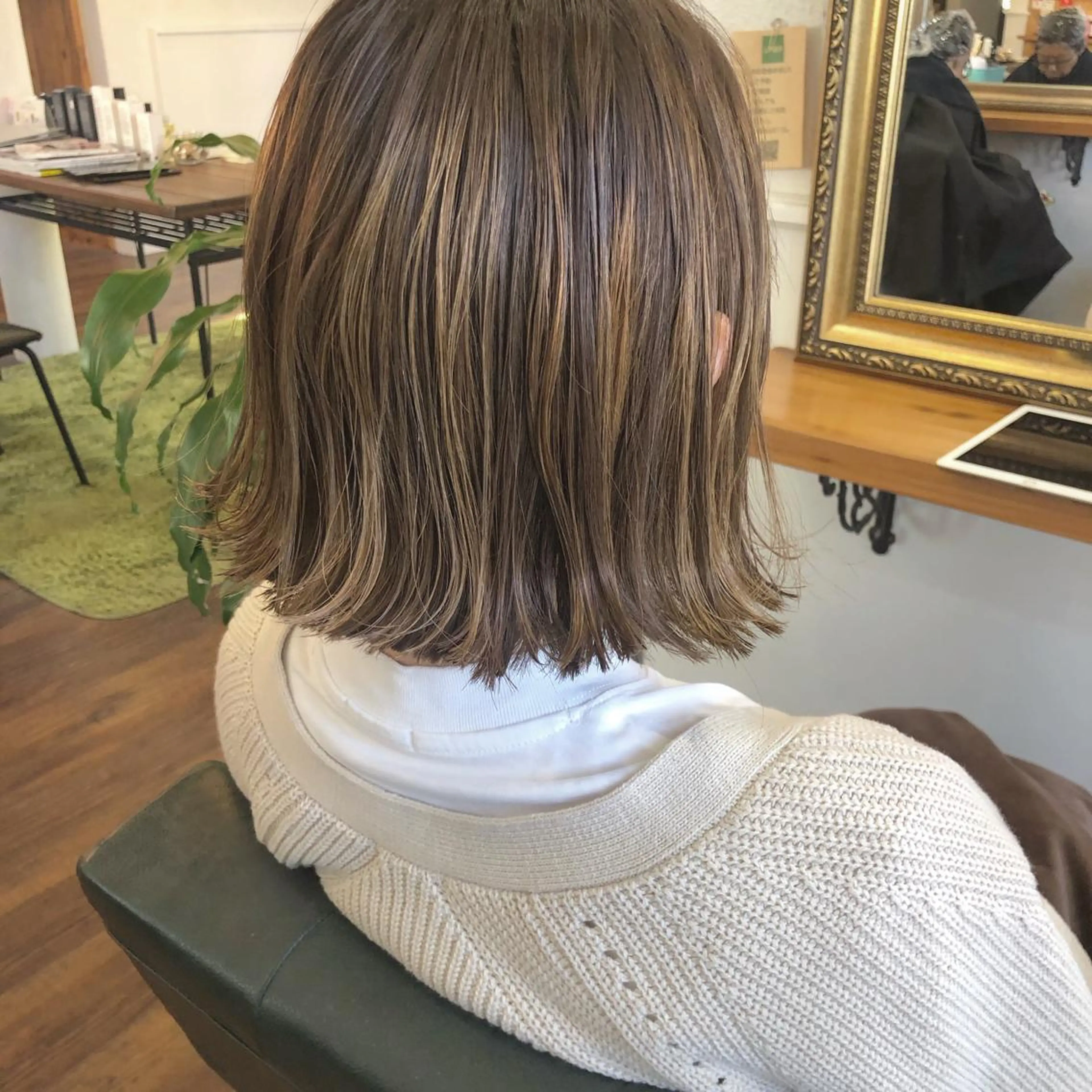 ショート カラー ハイライトカラー ハイライト ヘアカラー トリートメント 江原 彩華のヘアスタイル