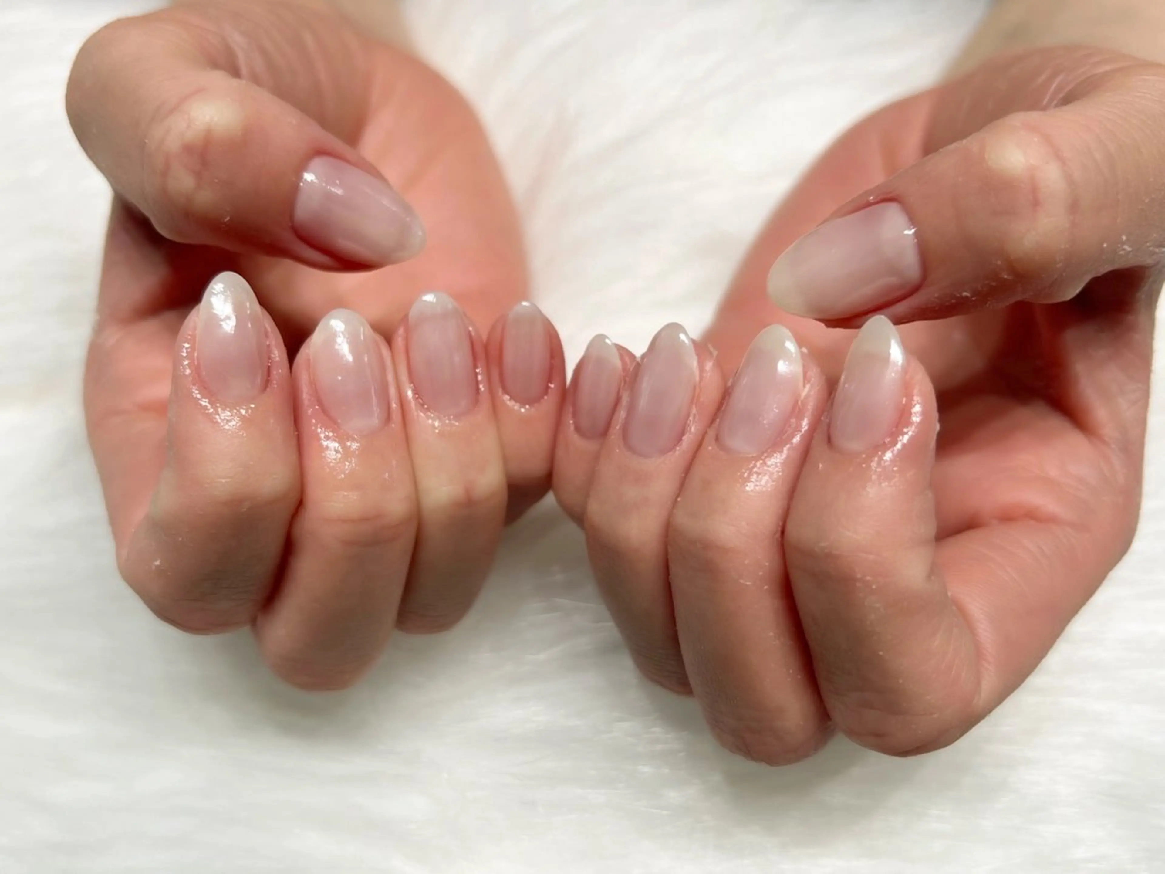 ネイル オーロラネイル ホワイト ハンドネイル LisBlanc ATSUKOのネイルデザイン