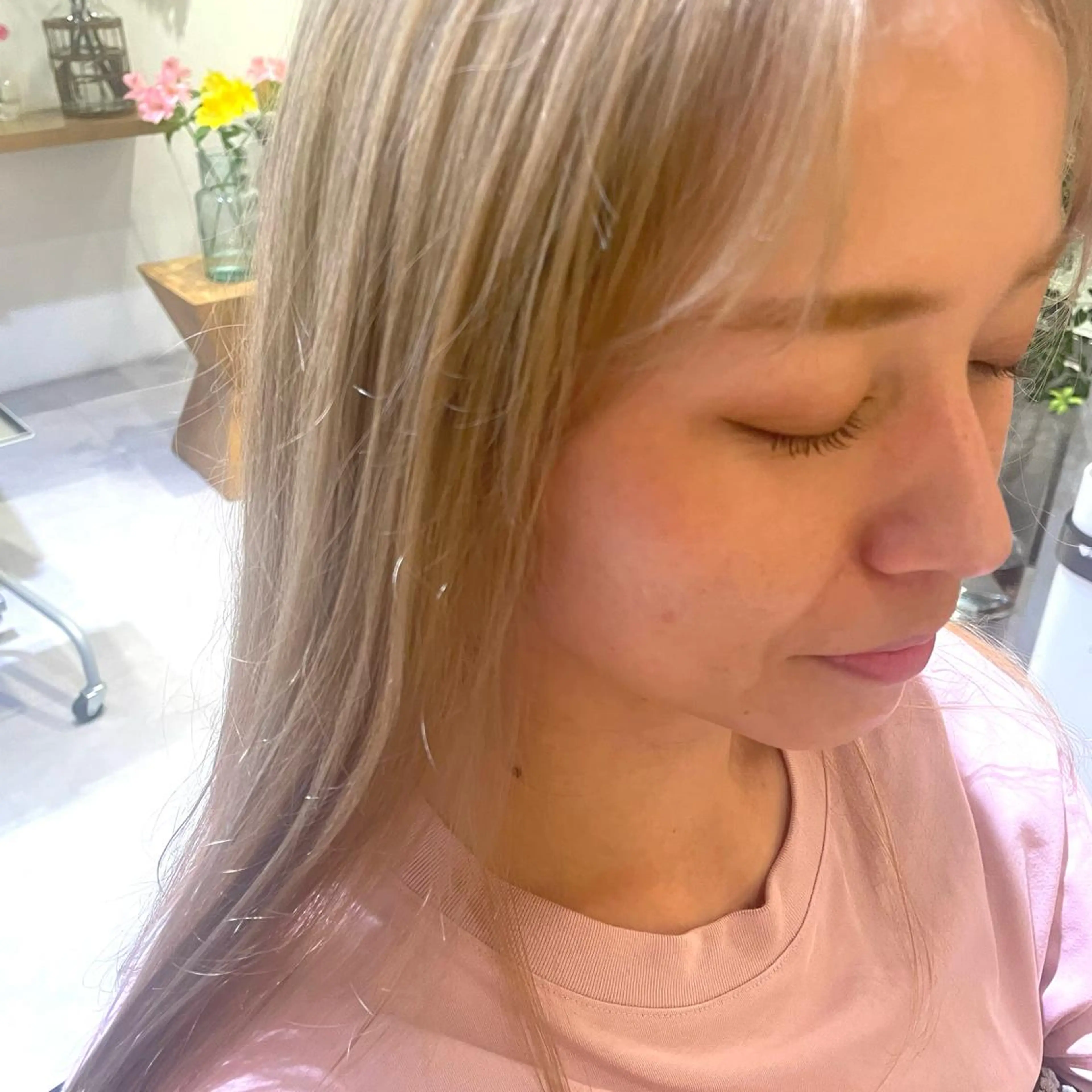 カラー ハイトーンカラー あきば まゆのヘアスタイル