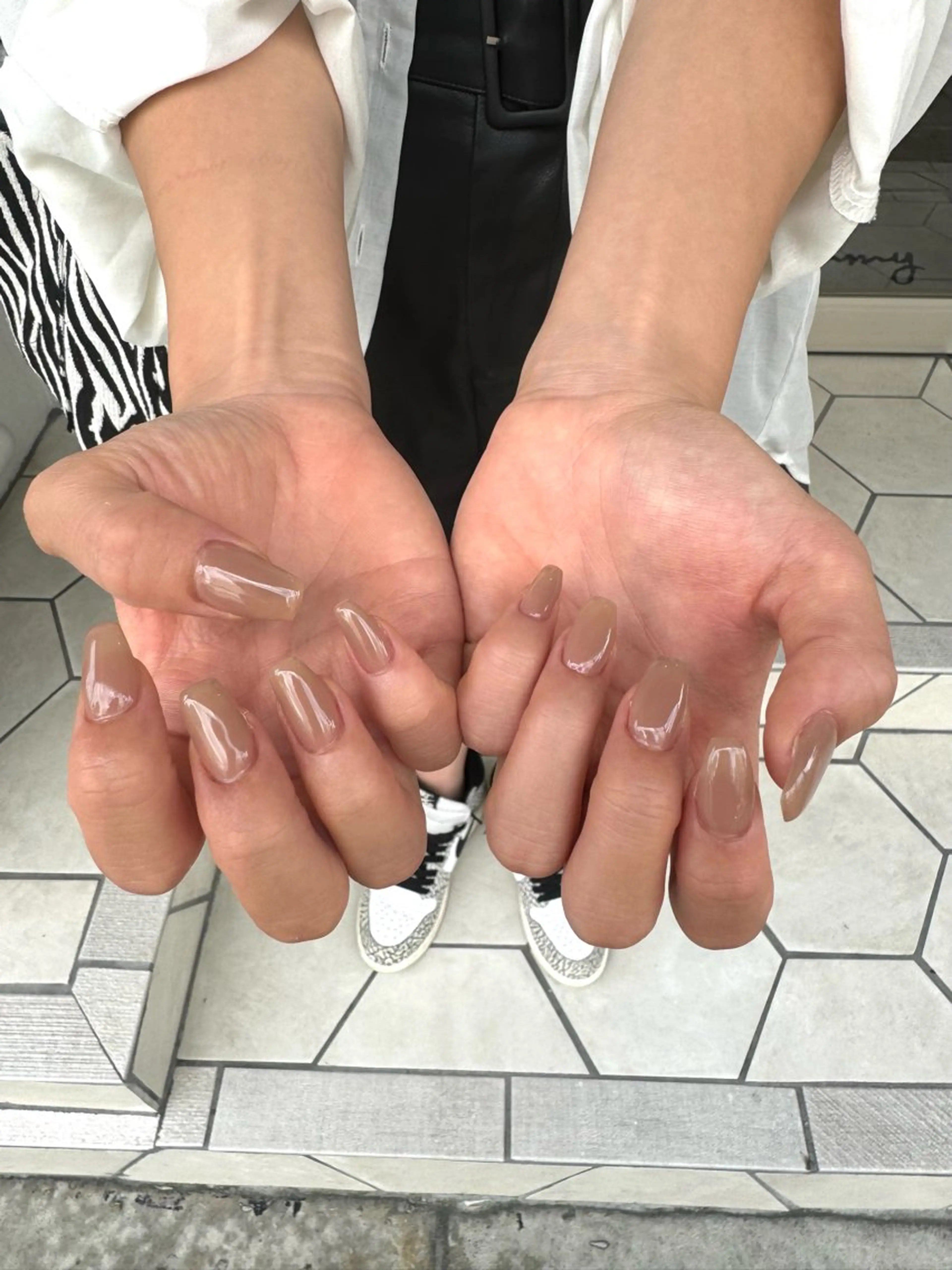 ネイル ブラウン ワンカラーネイル Rommy Arisaのネイルデザイン