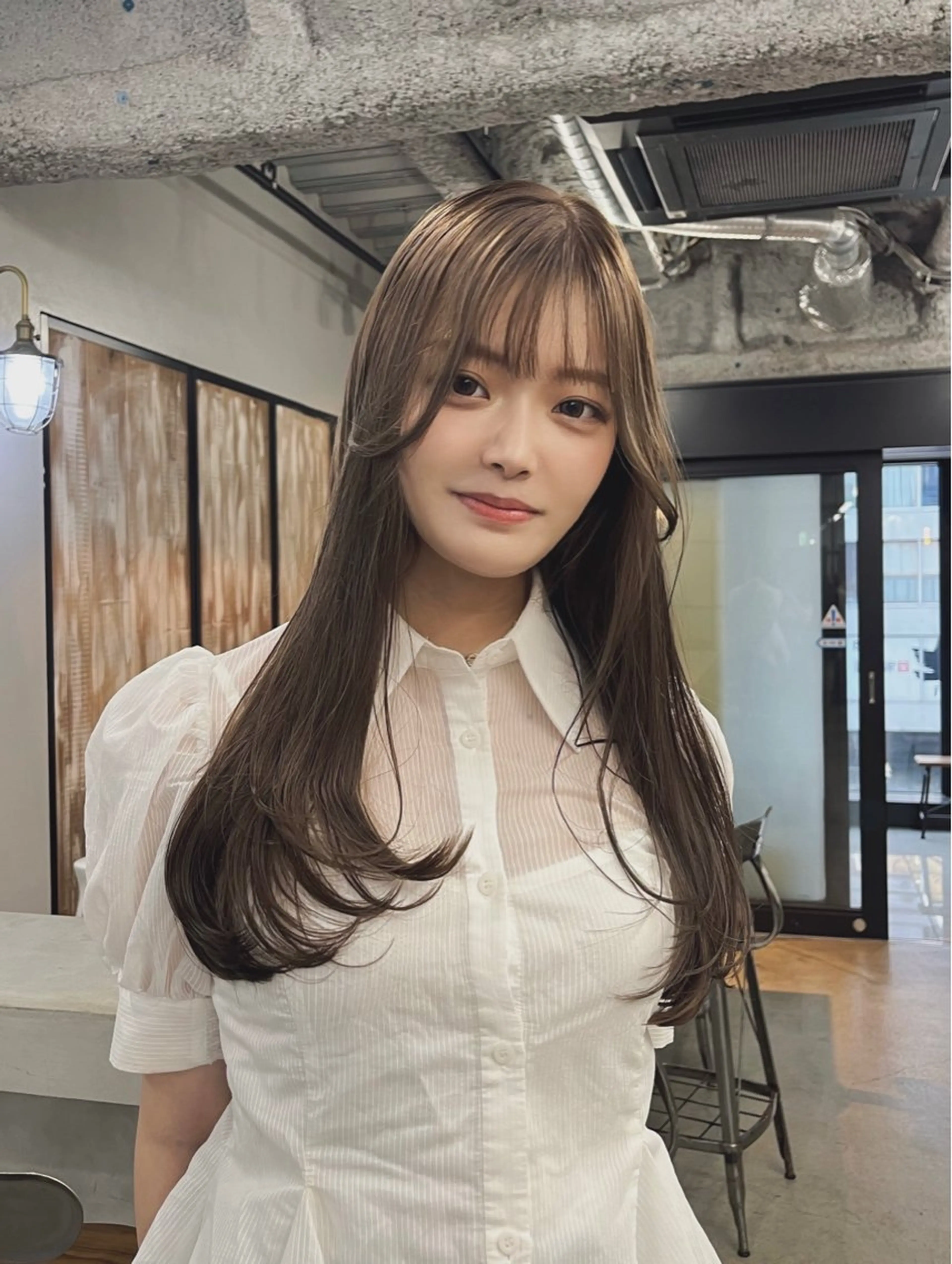 ロング カラー ベージュカラー 透明感カラー ダブルカラー ミルクティーベージュ 韓国風ヘア カット ヘアカラー トリートメント ヘアセット 韓国ヘア🫧 KAZUTOのヘアスタイル