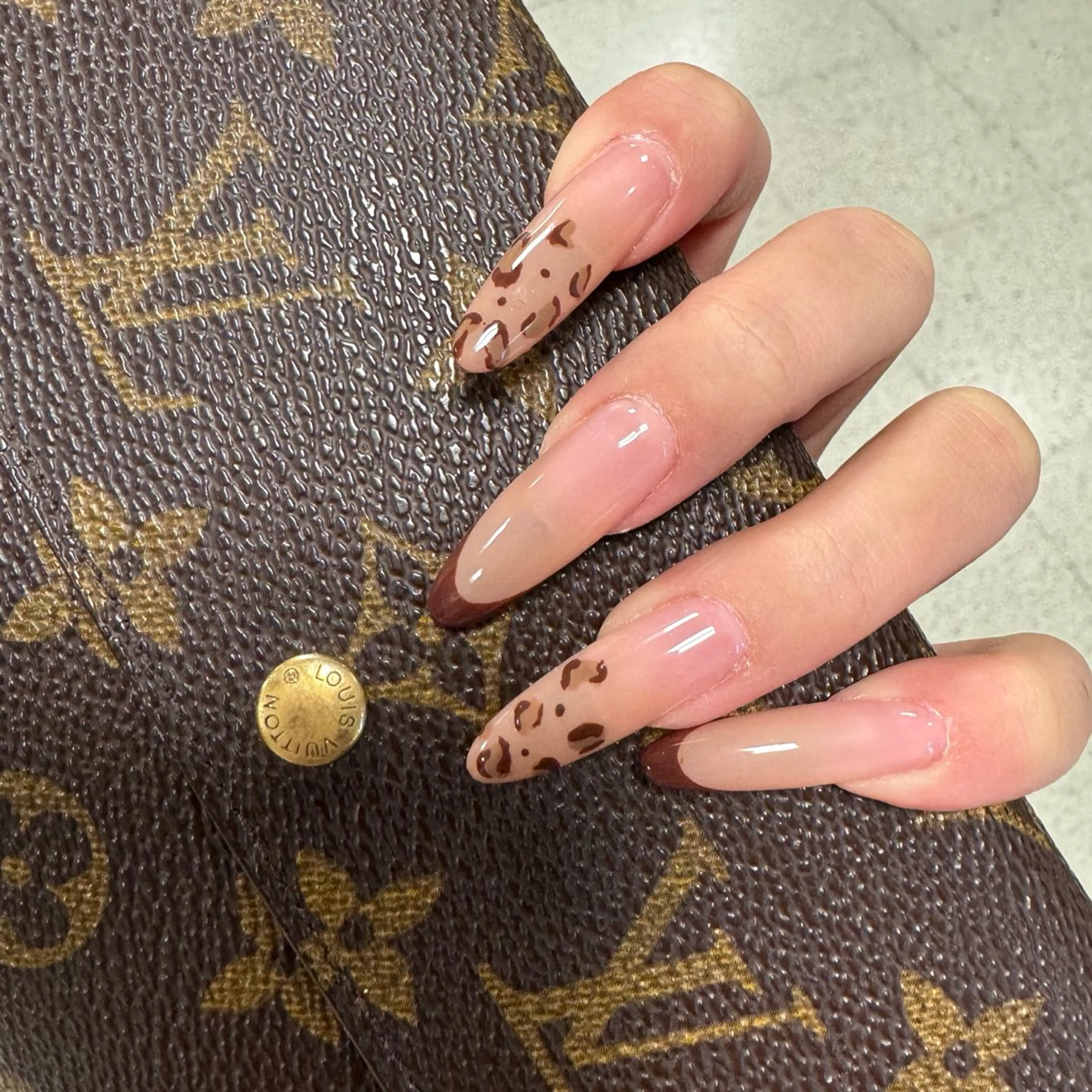 ネイル アートネイル オーロラネイル チークネイル フレンチネイル ガラスフレンチ ハンドネイル 🎀セ リ🎀のネイルデザイン