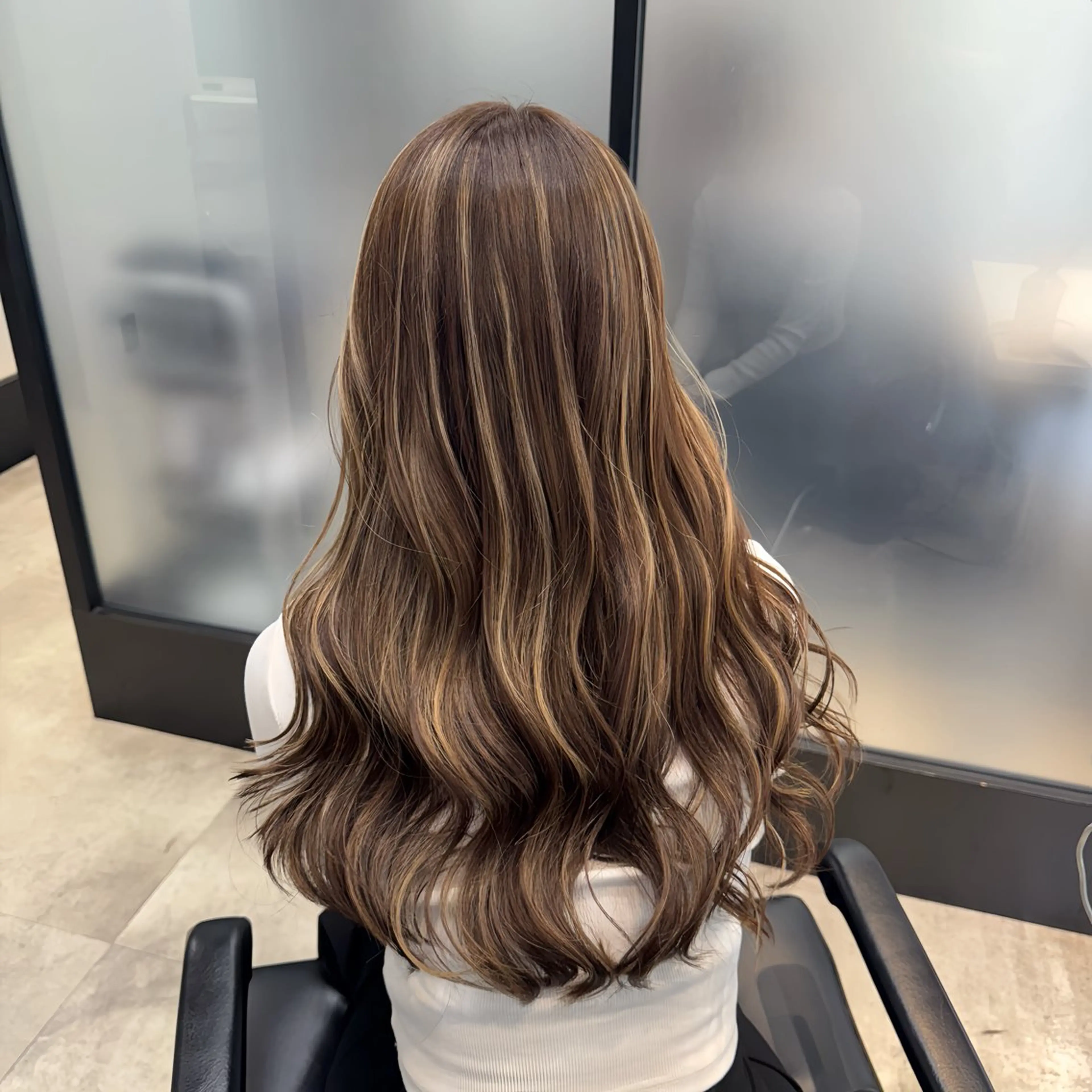 ロング カラー ベージュカラー ハイライトカラー ハイライト カット ヘアカラー ハイライト／髪質改善 裕樹のヘアスタイル
