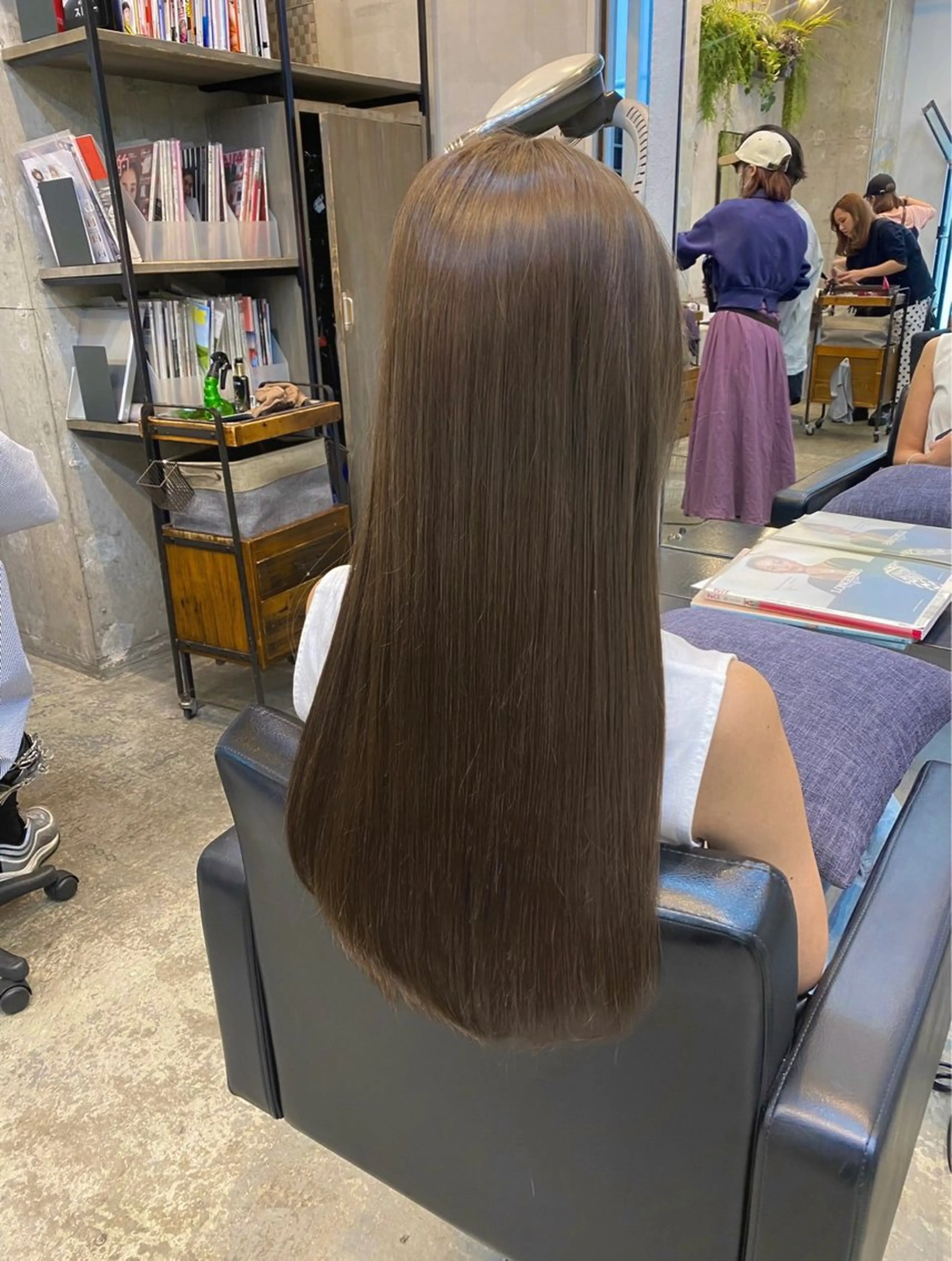 ロング アッシュ ピンクブラウン Belle銀座並木通り店所属・井手草一朗 BelleGINZAのヘアスタイル