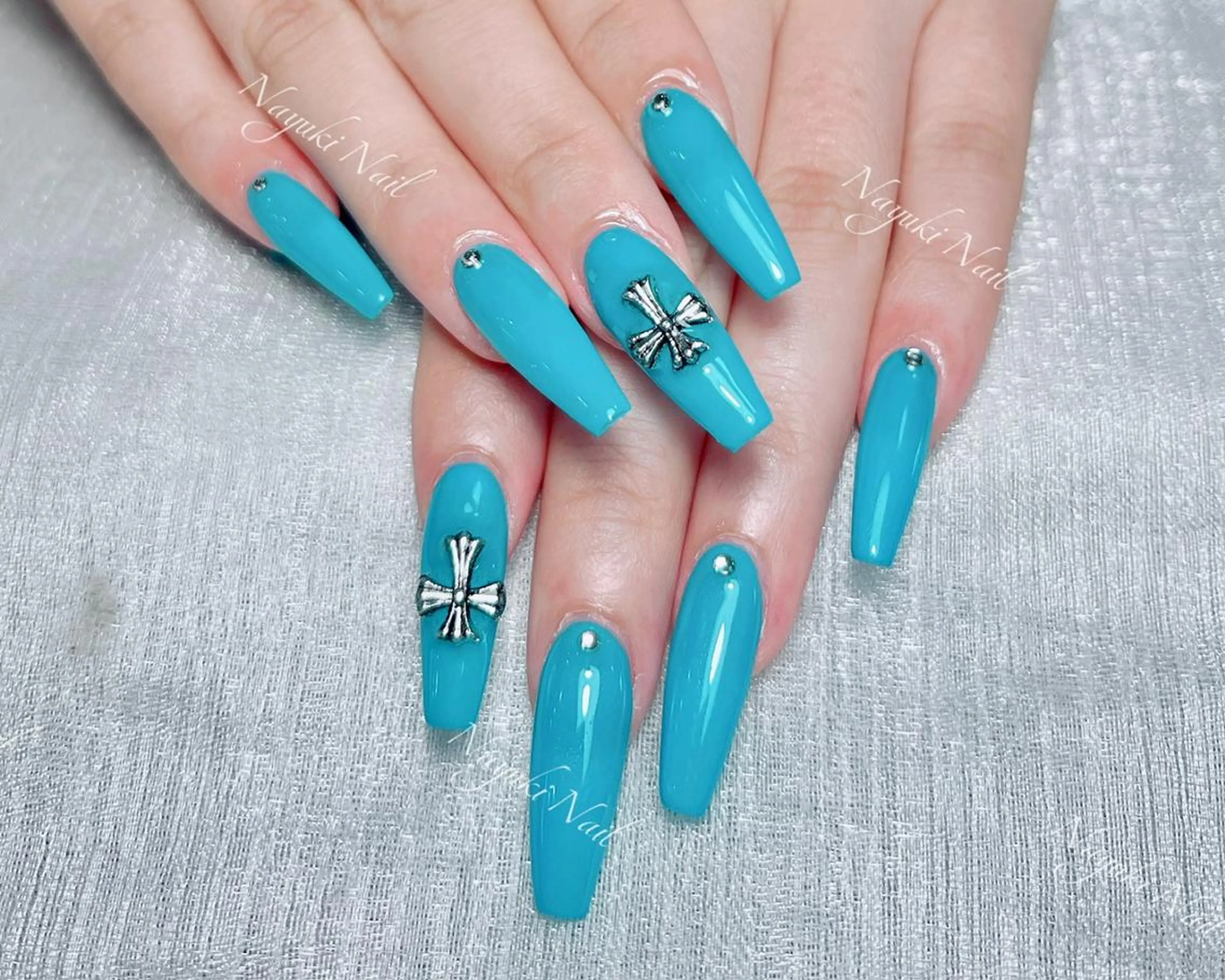 ネイル 🦋 Queenieのネイルデザイン