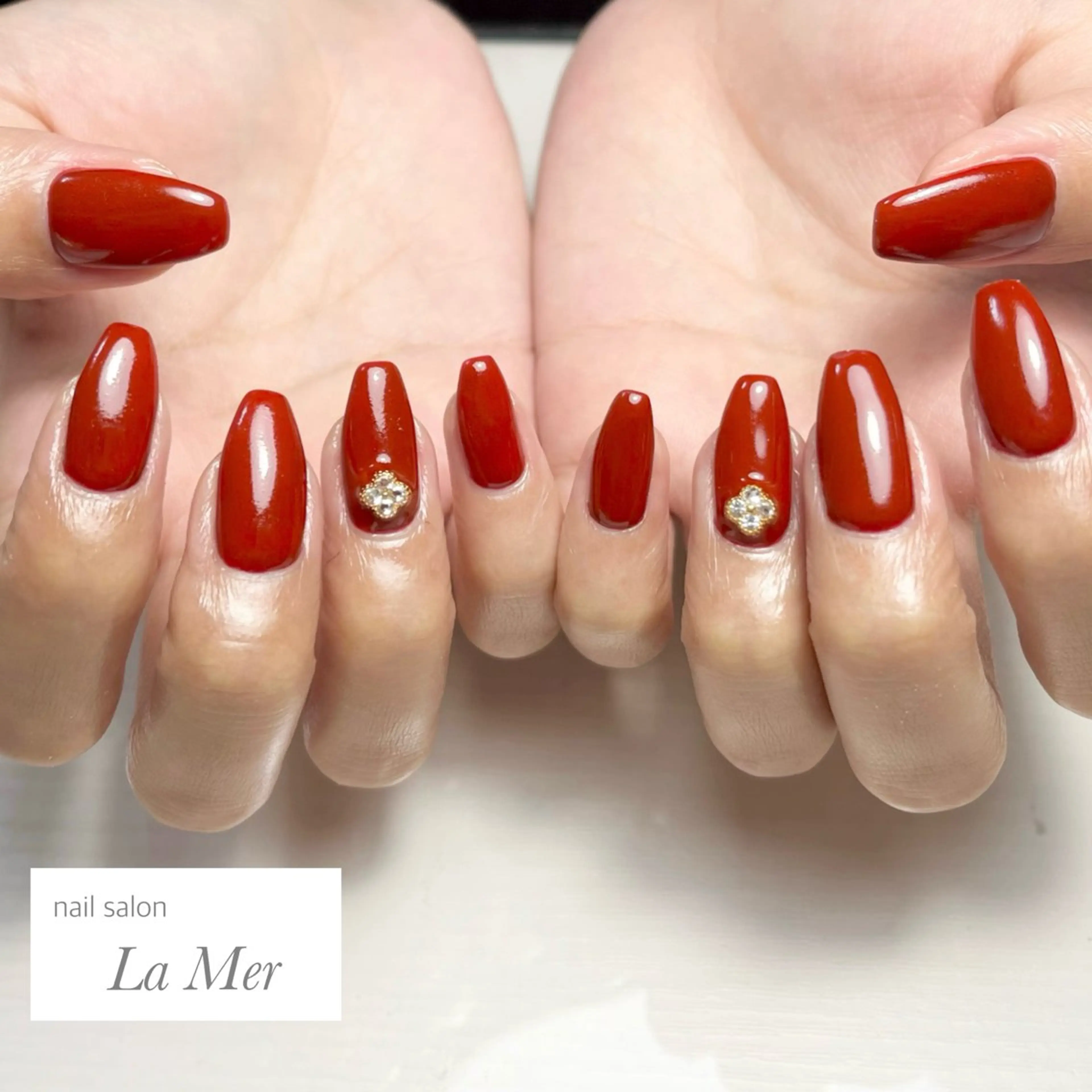 ネイル ボルドー ジェルネイル キラキラネイル オフィスネイル ワンカラーネイル ハンドネイル nailsalon La Merのネイルデザイン