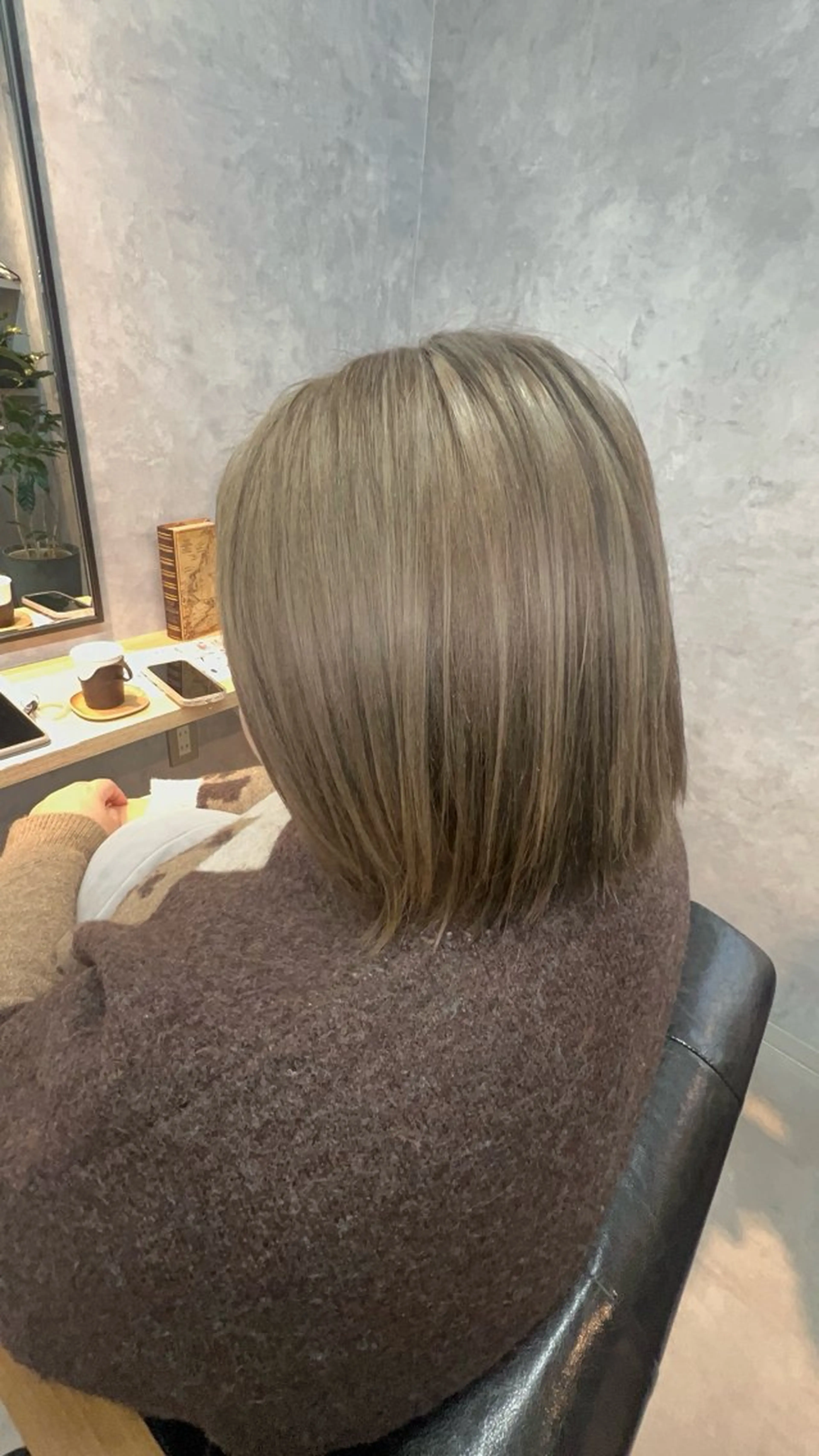 ミディアム 👓moto トップカラーリストのヘアスタイル