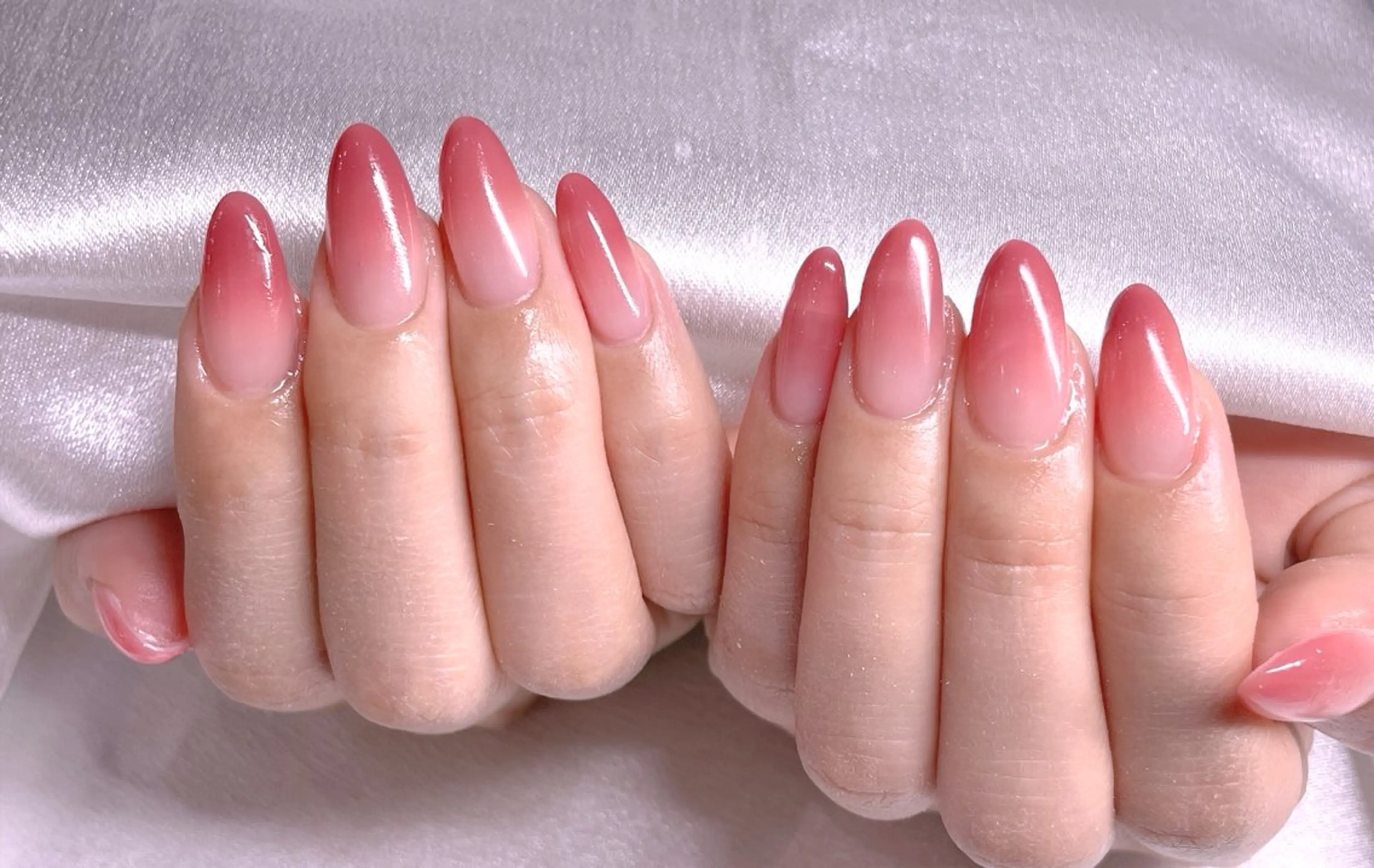 ネイル ブルー チークネイル フレンチネイル ハート ホログラムネイル 美爪パラジェル導入店 Sunnilyのネイルデザイン