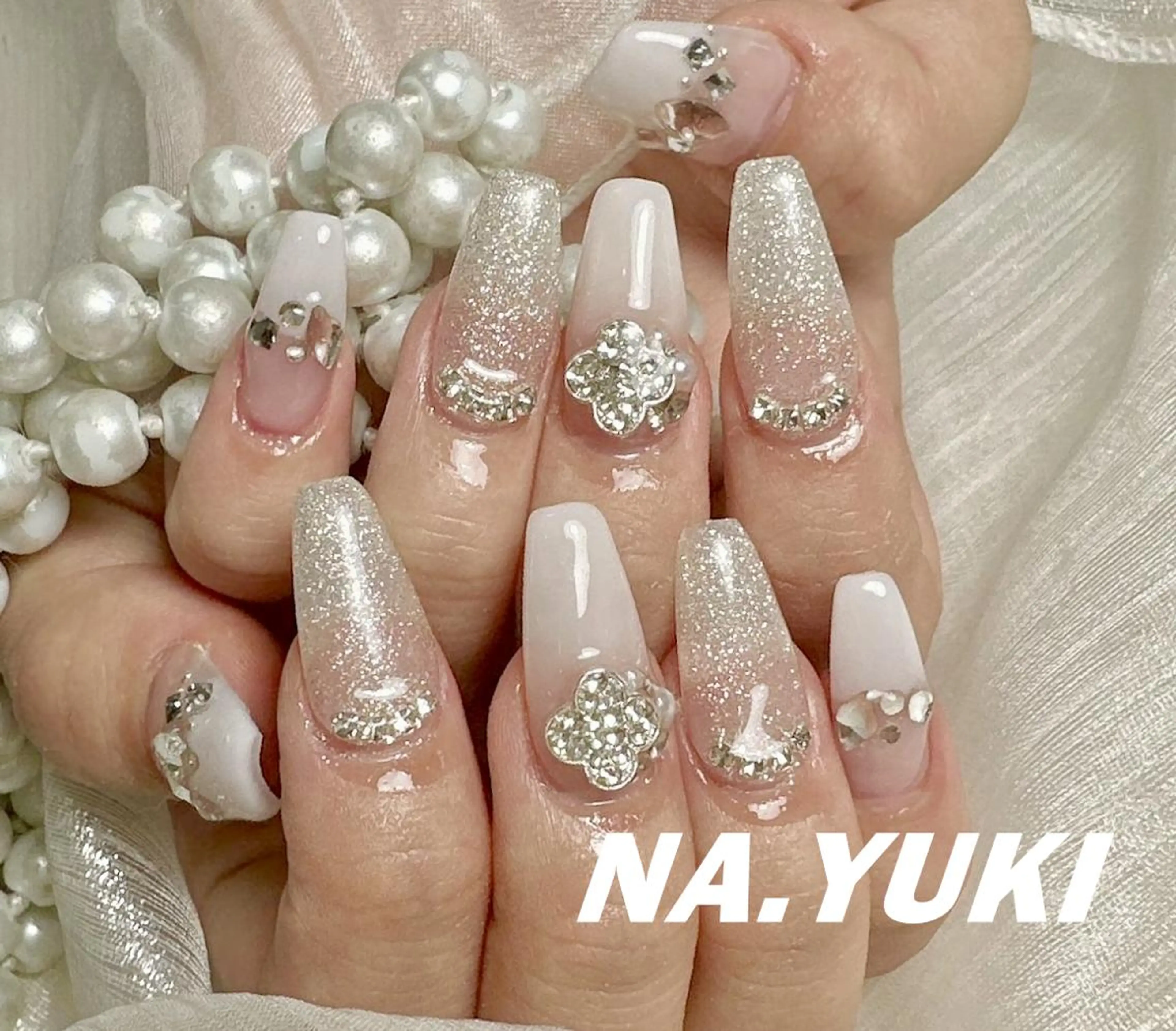 ネイル ハンドネイル ハンドケア 🌷 Mooning 🌷のネイルデザイン
