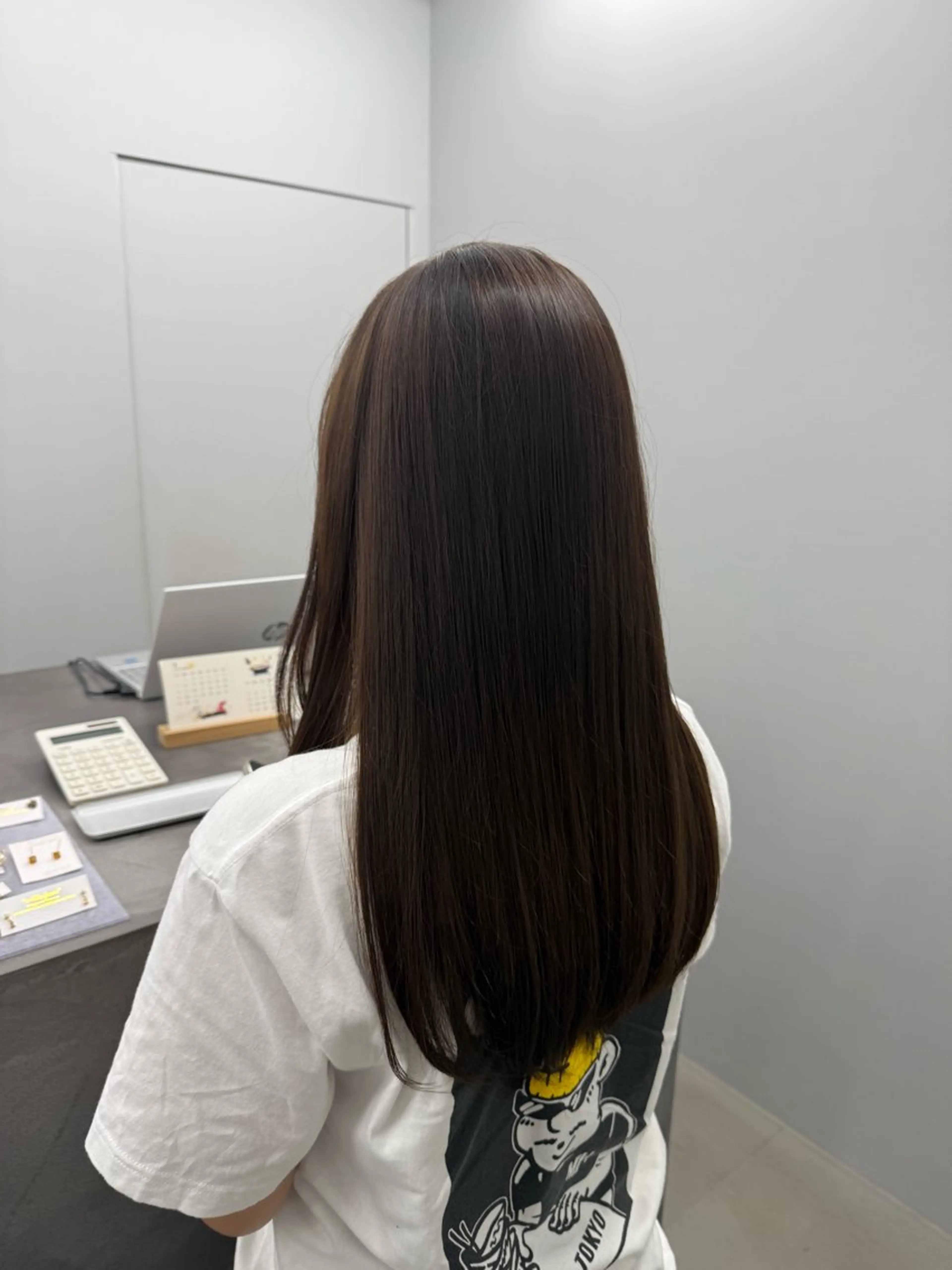 セミロング ヘアカラー トリートメント SARINA ROCCO3rdのヘアスタイル