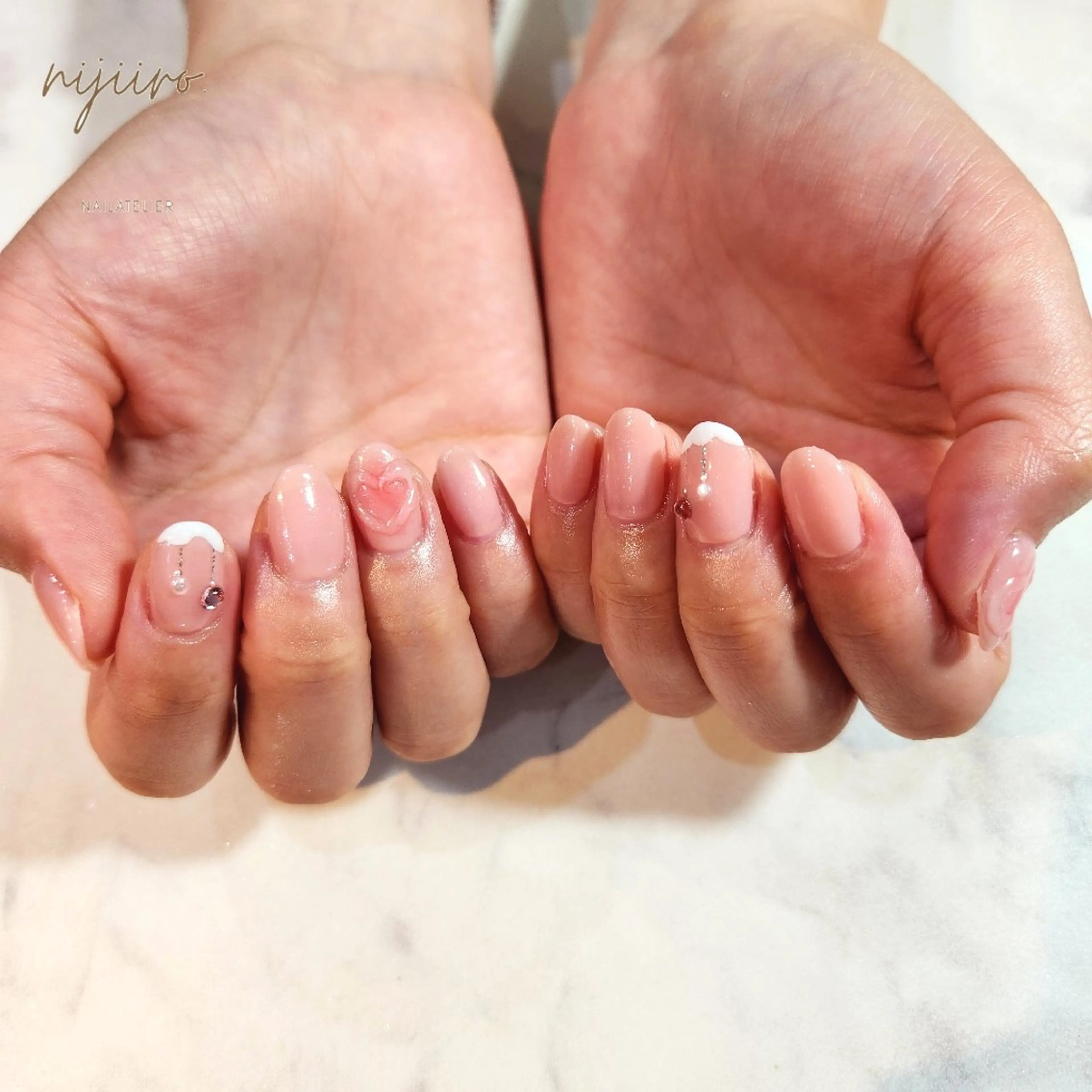 ネイル ハンドネイル nailatelier nijiiro.所属・nijiiro🌈 サトウのネイルデザイン