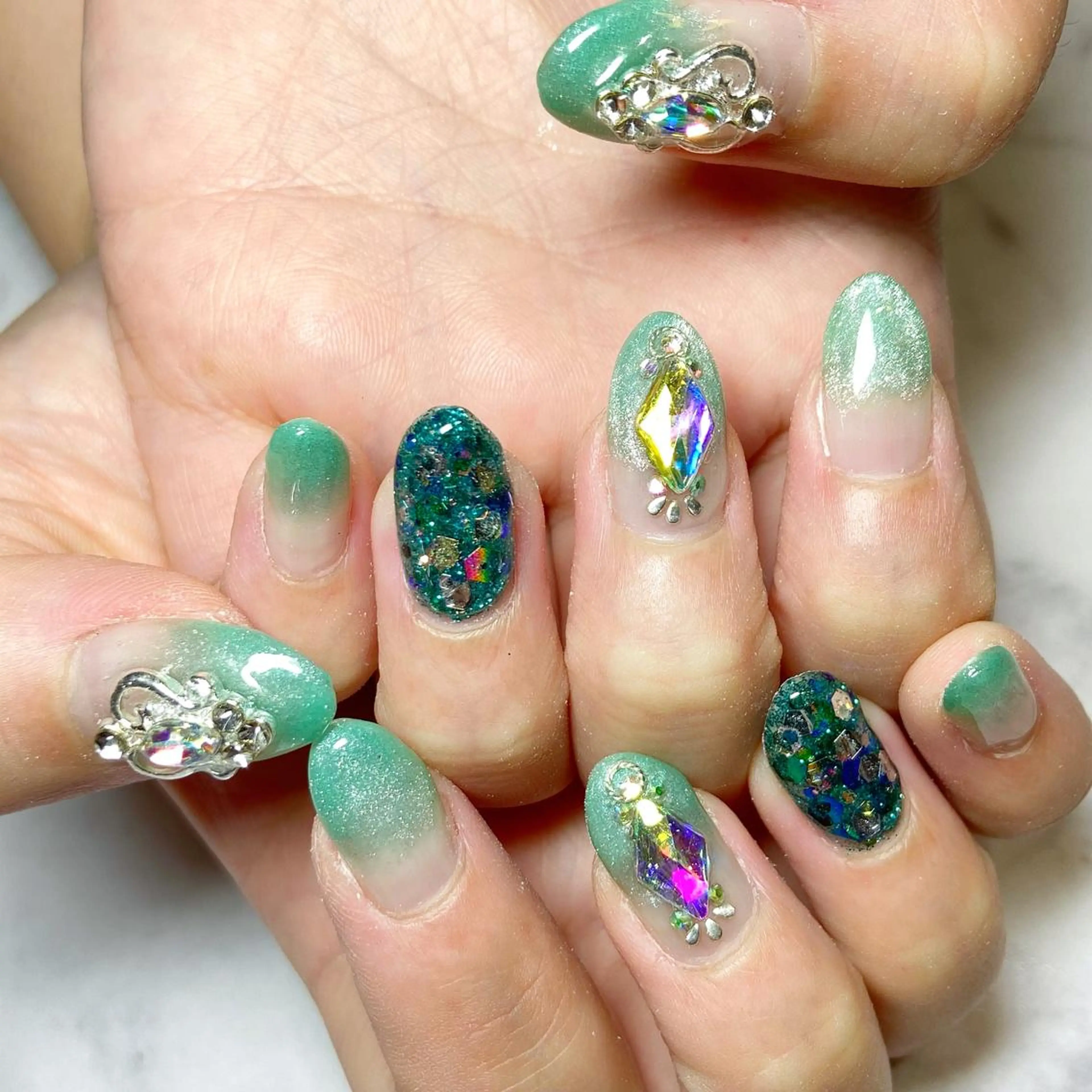 ネイル ハンドネイル YUN 💅のネイルデザイン