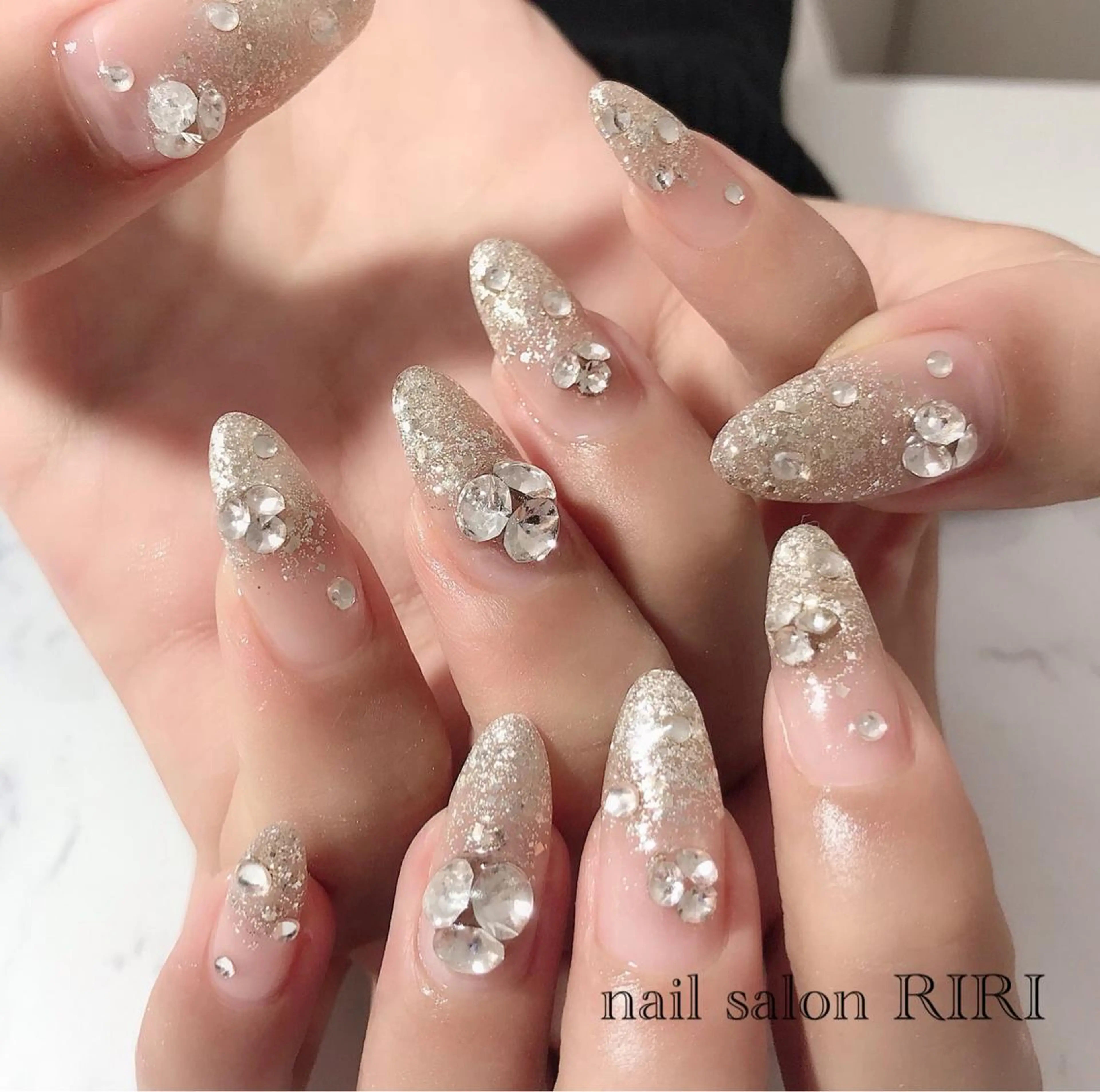 ネイル アートネイル ストーンネイル private  nail  salon RIRI所属・RIRI リリのネイルデザイン