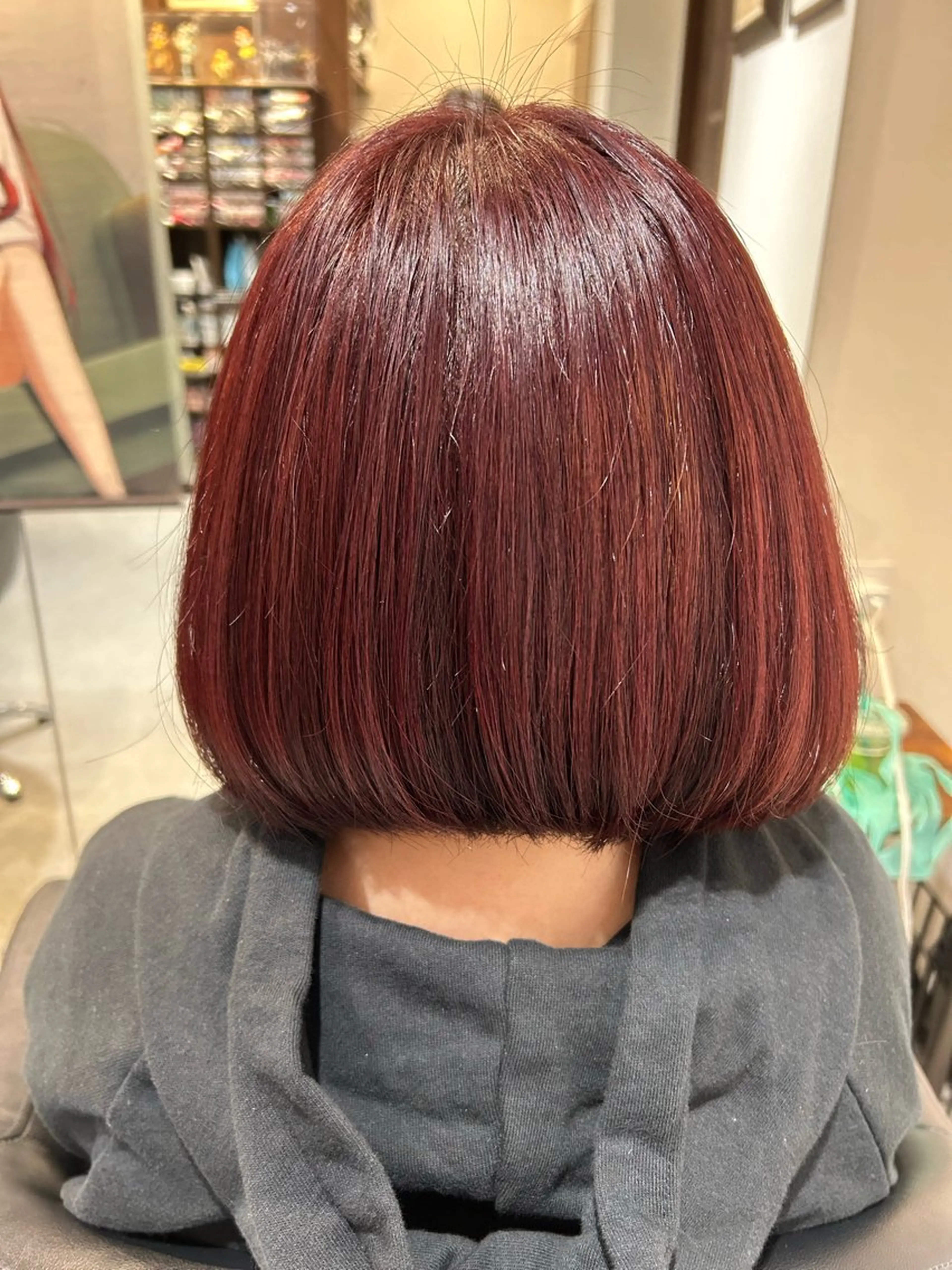 ミディアム カラー カシス 秋葉原オタク向け美容室OFF-KAi!!所属・仲野 空悟のヘアスタイル