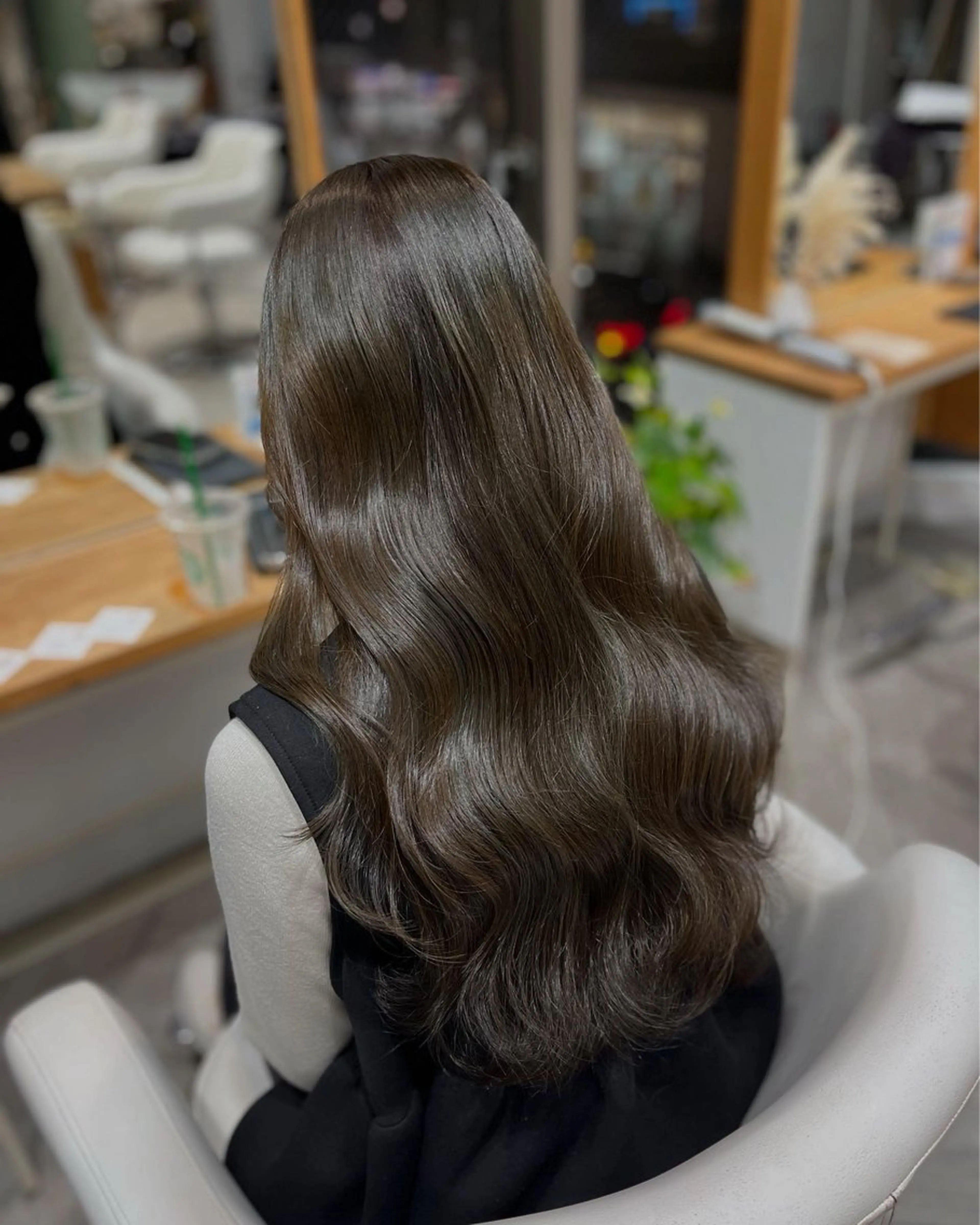 ロング カラー ベージュカラー オリーブベージュ カット ヘアカラー トリートメント AVANCE 広島本通り店所属・森 千聡のヘアスタイル