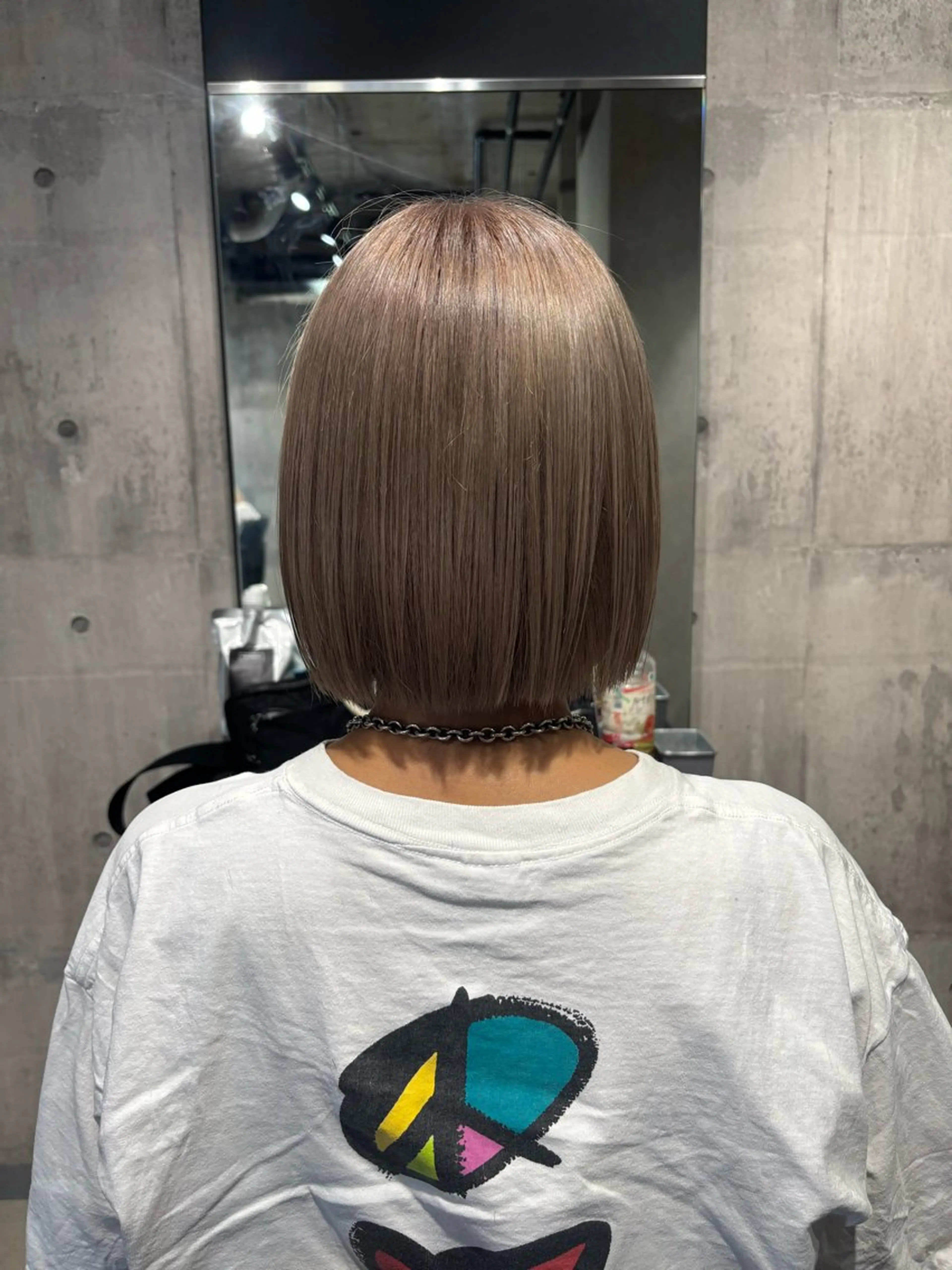 ショート カラー ベージュカラー ミルクティーベージュ カット ヘアカラー トリートメント _white【京橋店】所属・_WHITE / KENTOのヘアスタイル
