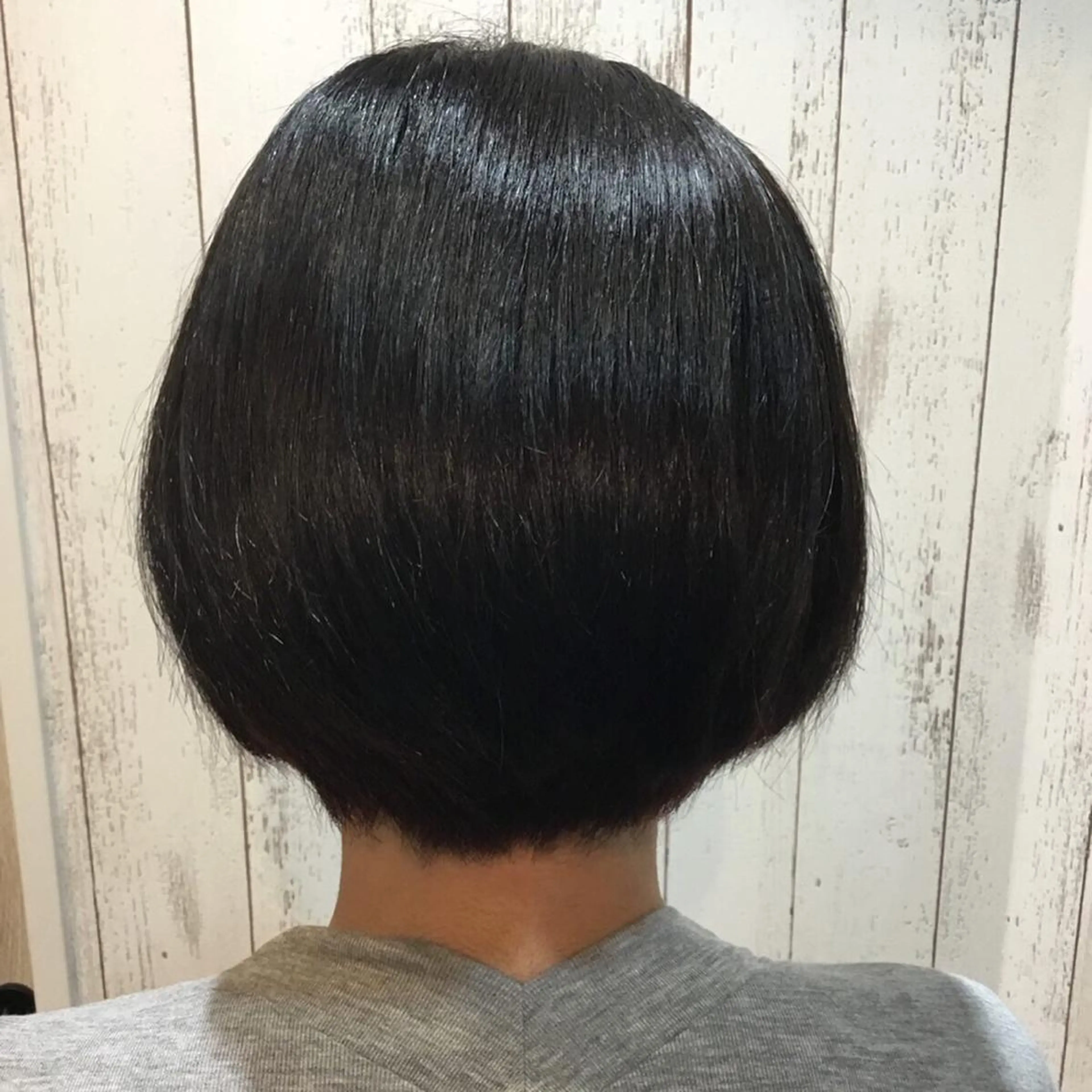 ショート カラー embrace エンブレイスのヘアスタイル