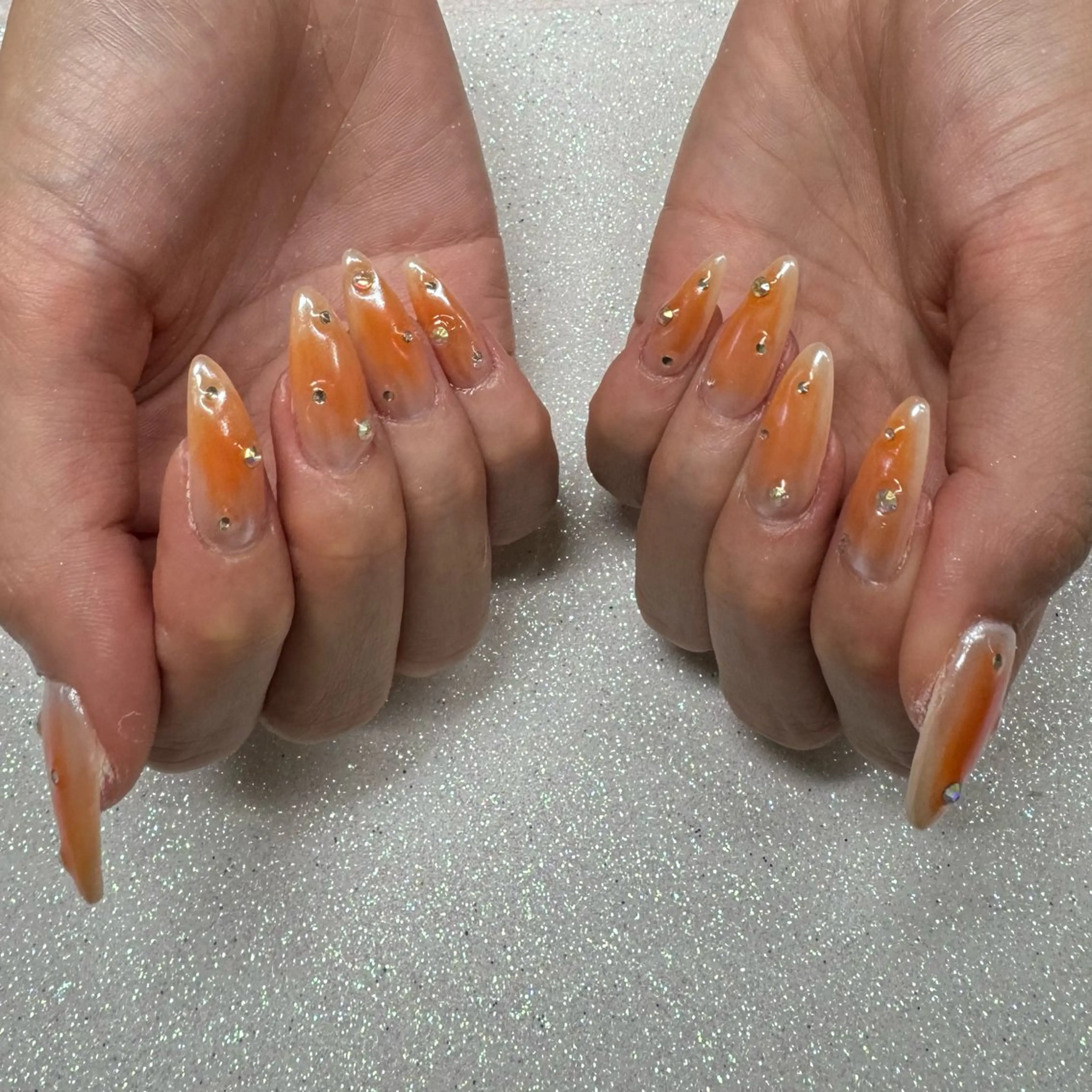 ネイル ハンドネイル VIERU 🌈🎀💖のネイルデザイン