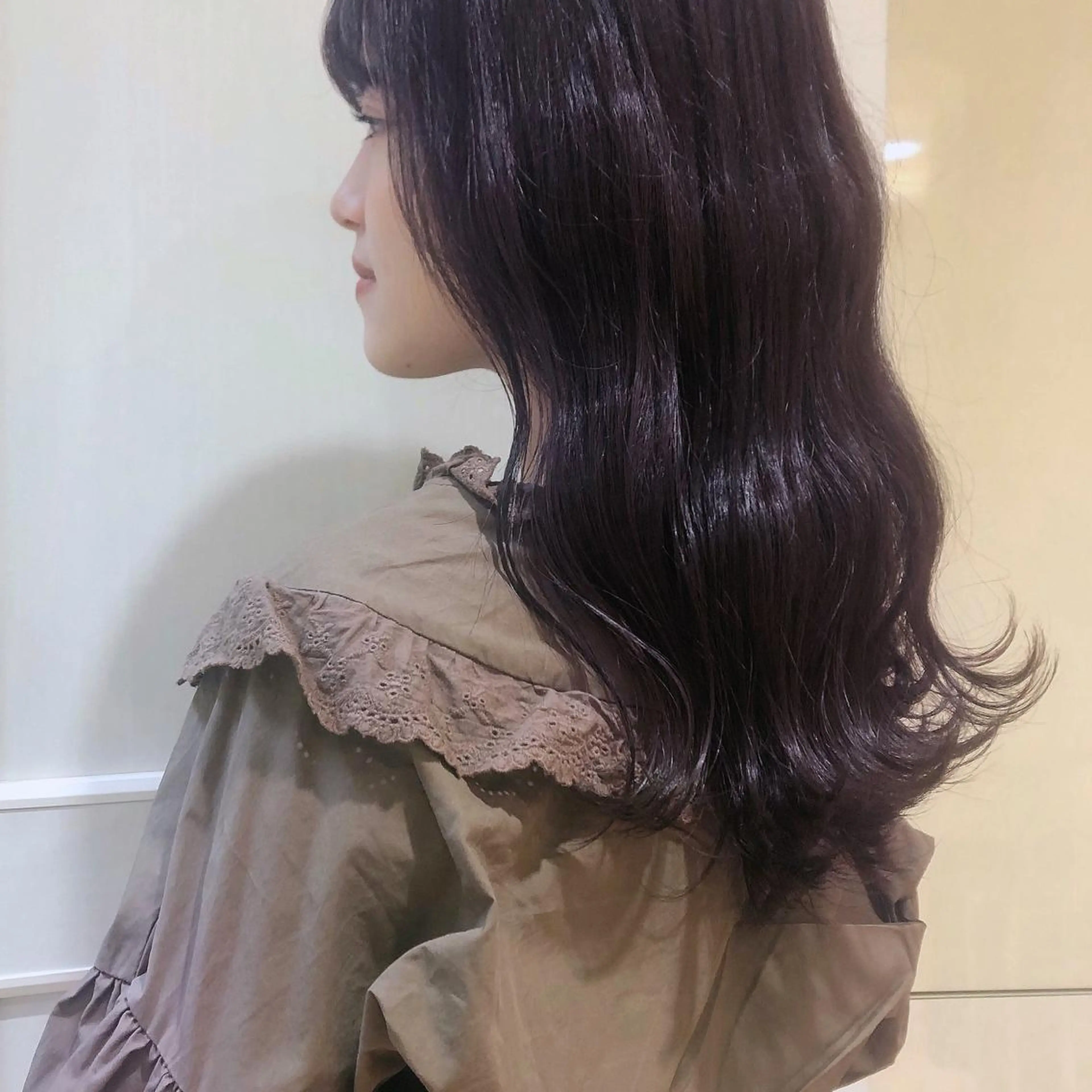 ロング カラー パーマ ヘアアレンジ メンズ メンズインナーカラー アッシュ ベージュカラー デザインカラー イヤリングカラー 髪質改善🫧ベージュ 椙山 響のヘアスタイル