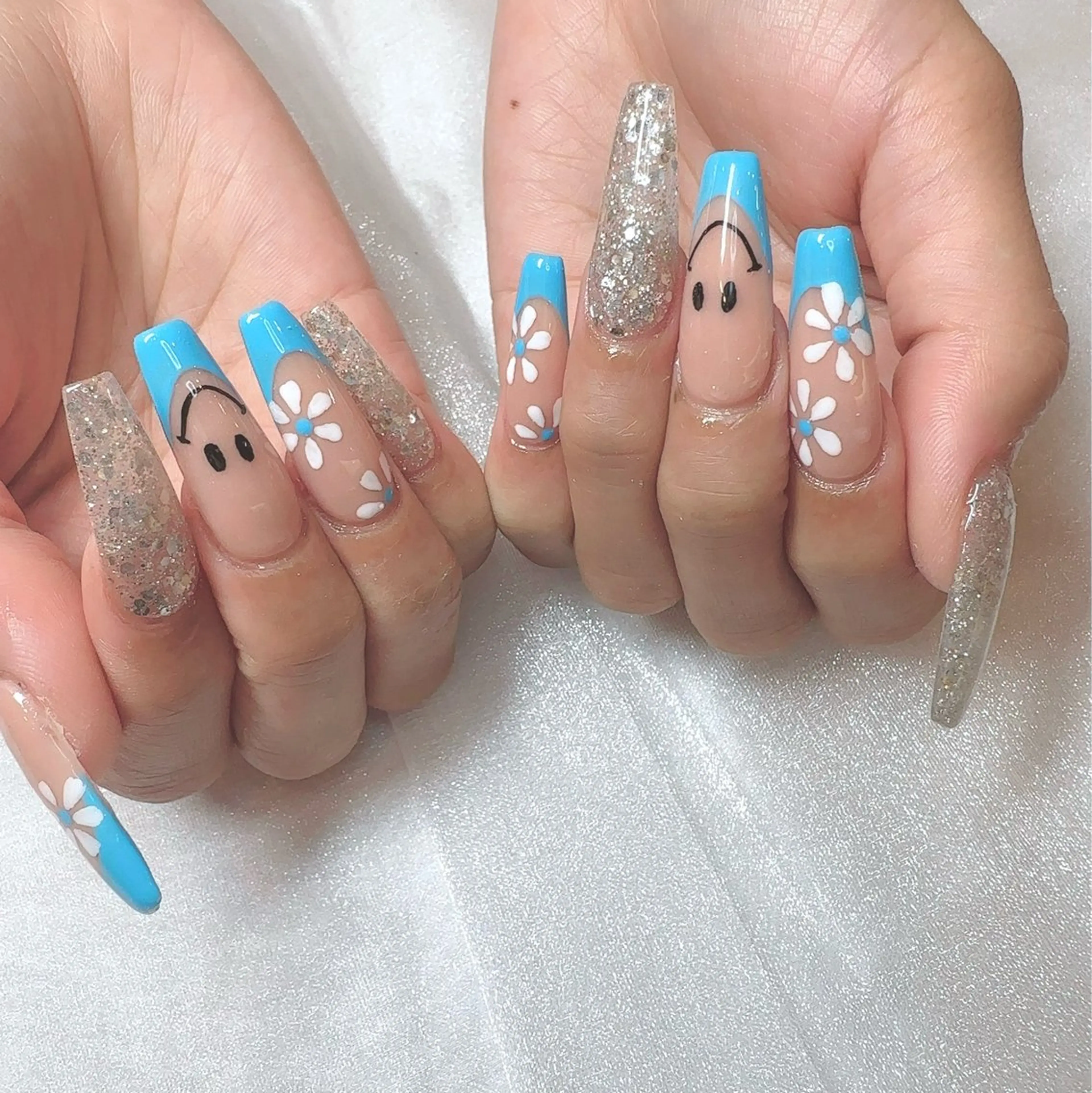 ネイル ハンドネイル LOVE NAIL 店長　MIKAのネイルデザイン