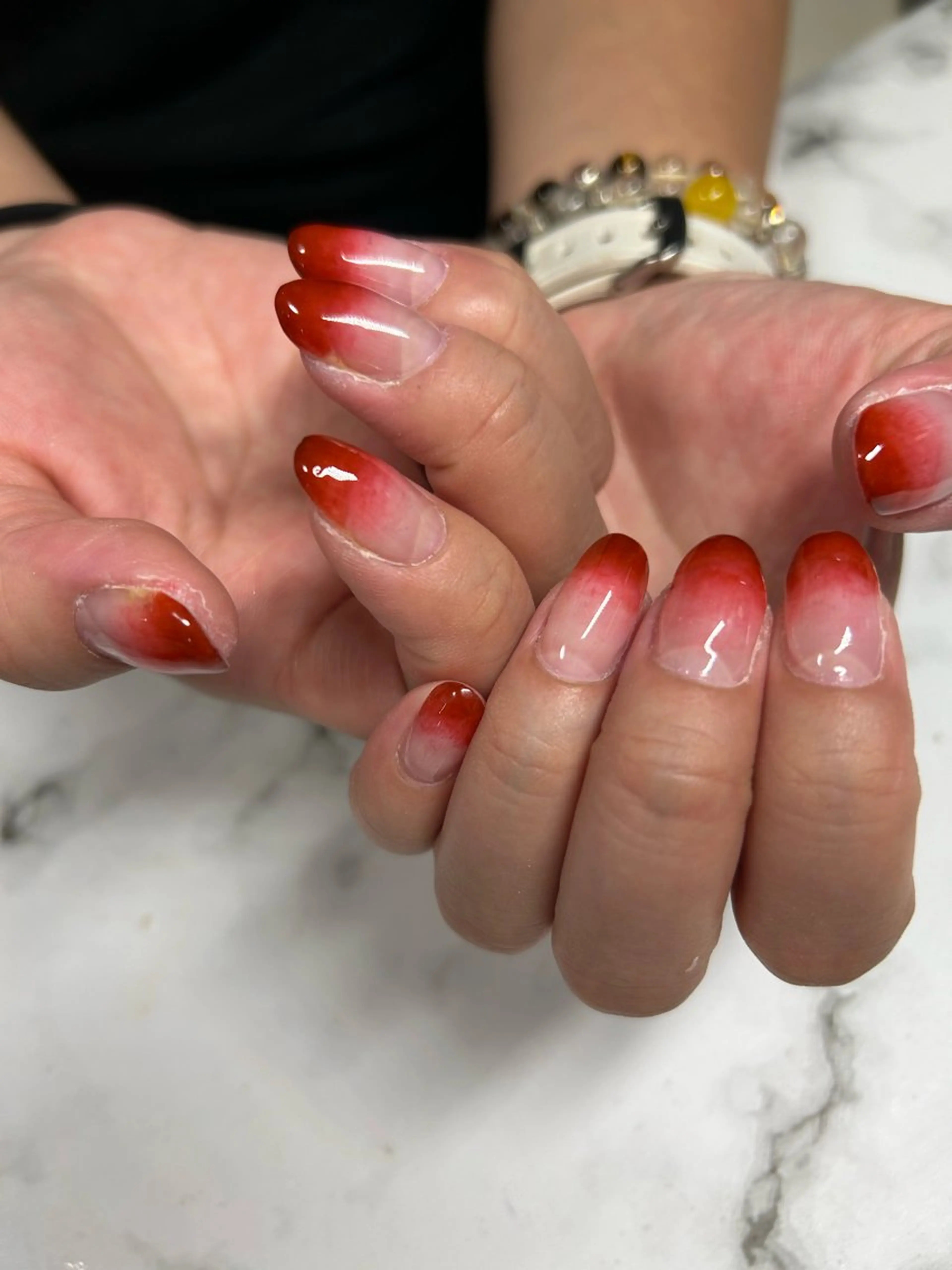 ネイル グラデーション ワンカラーネイル 赤色 シンプルネイル ハンドネイル Nail Stellaのネイルデザイン
