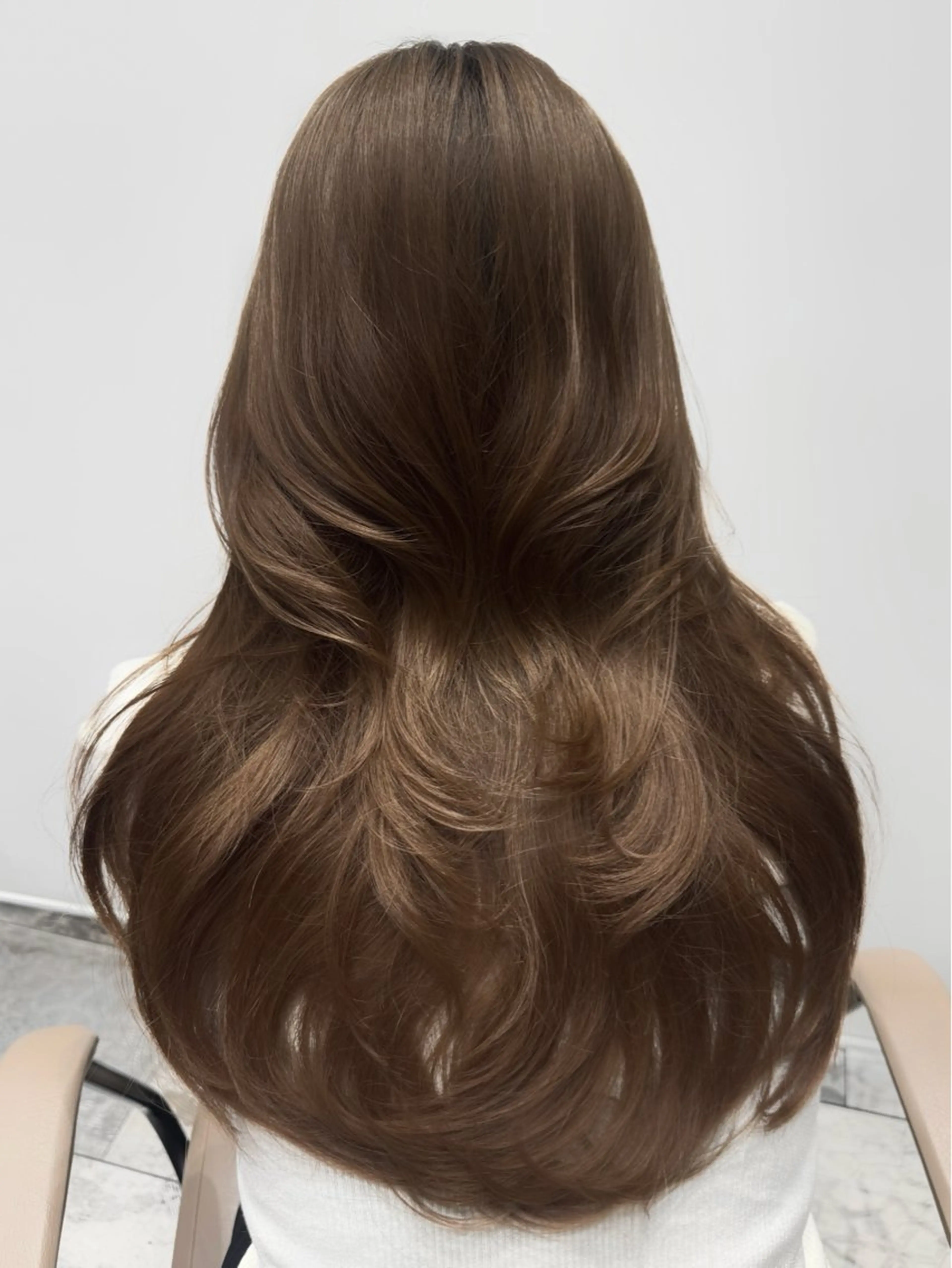 ロング カラー 顔周りカット レイヤーカット 小顔カット トリートメント カット ヘアカラー トリートメント SAYAKA🩶 レイヤー韓国ヘア新宿のヘアスタイル