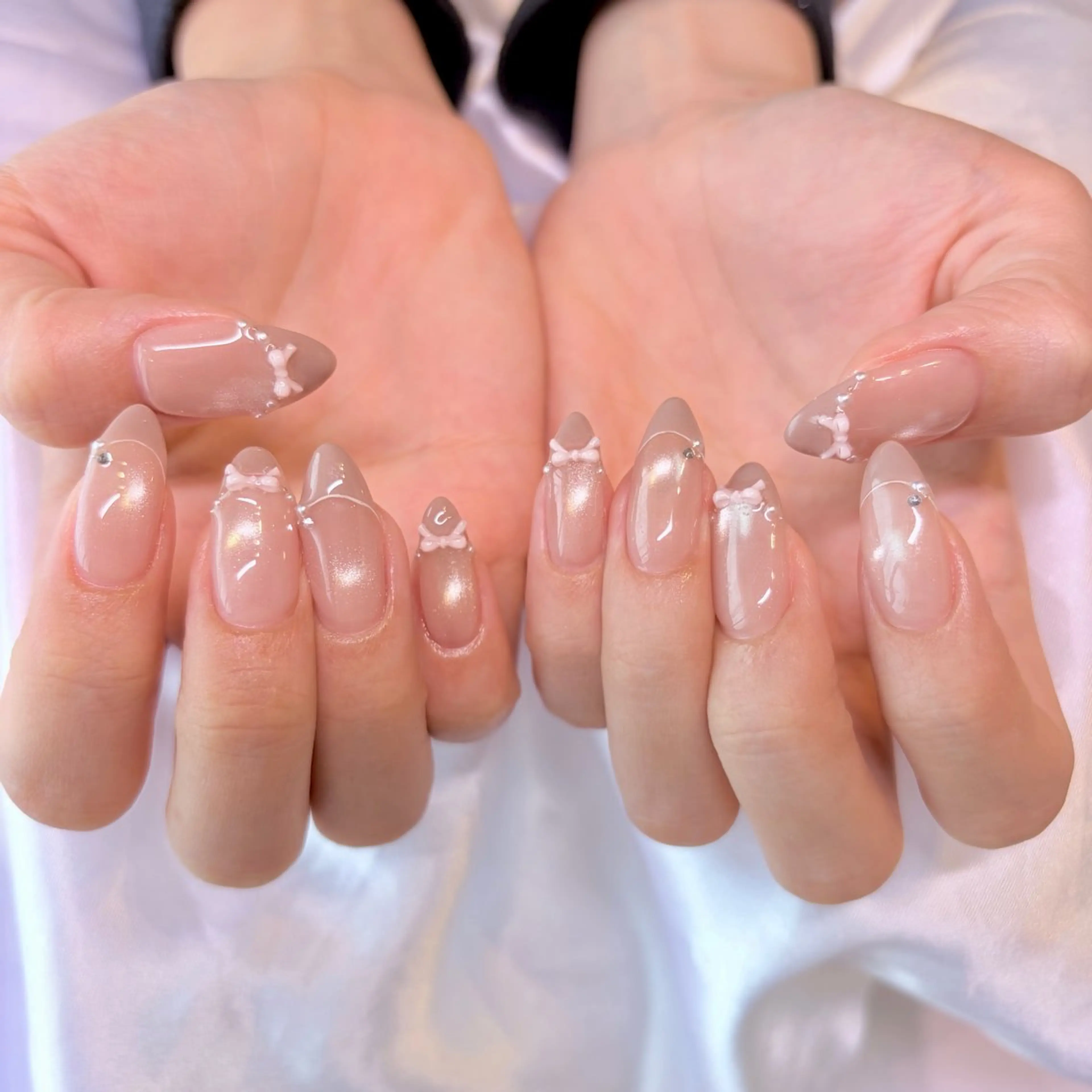 ネイル ガーリー ハンドネイル nail salon e'mu💐のネイルデザイン