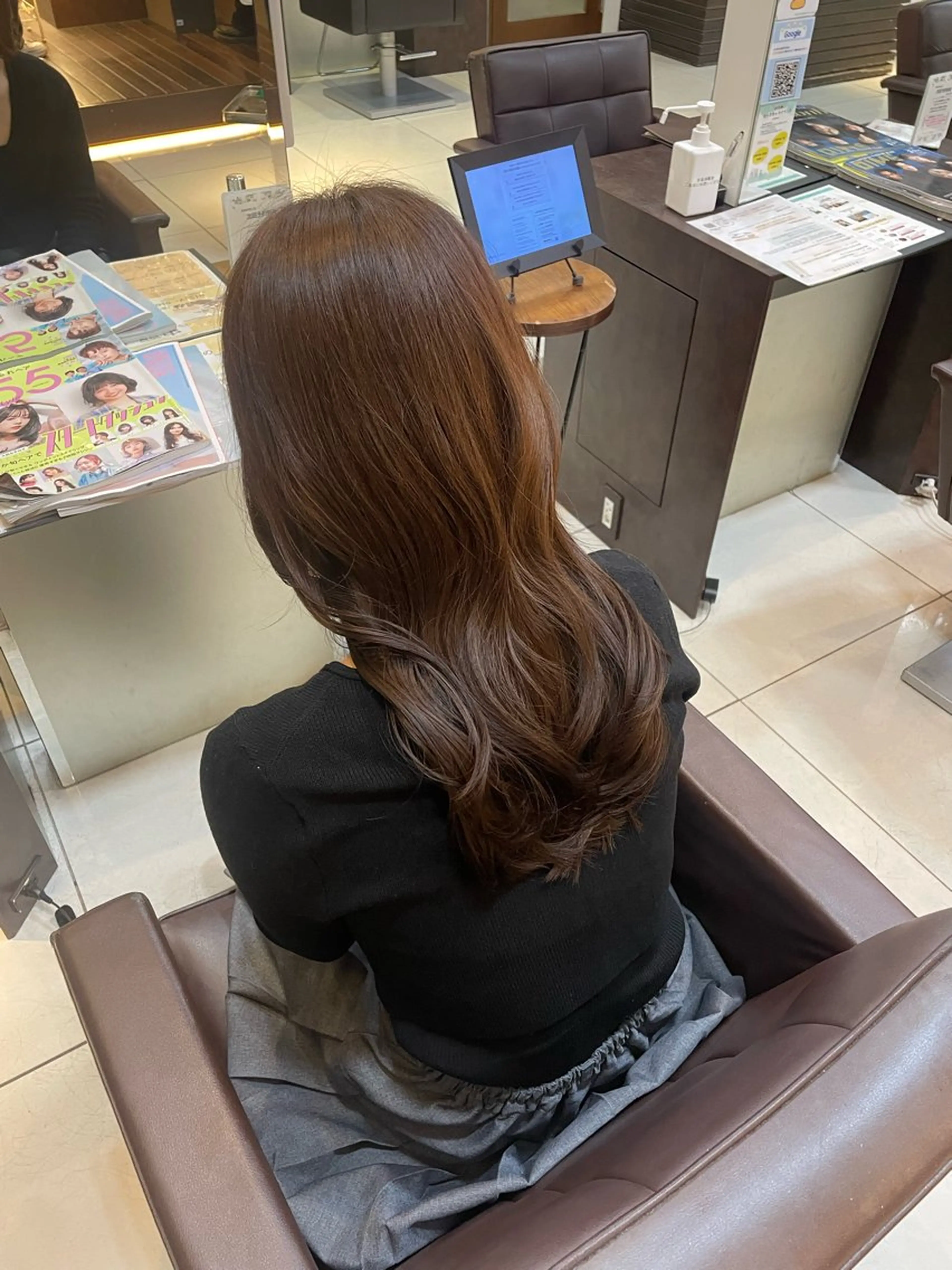 ミディアム カラー カット ヘアカラー トリートメント 🍊うる艶暖色カラー ボブ🍓マツパまゆかのヘアスタイル