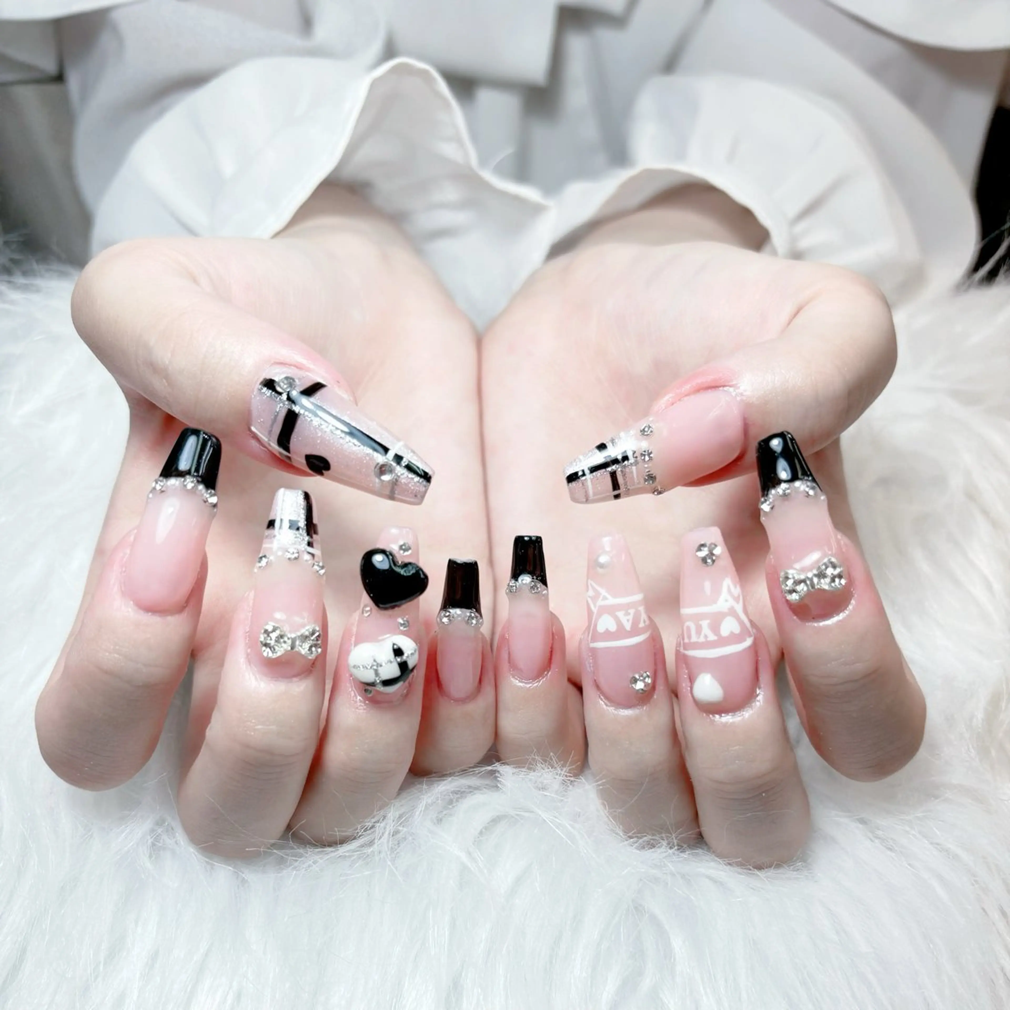 ネイル ハート 韓国ネイル 夏ネイル ワンホンネイル ハンドネイル Melody Nail所属・Melody  3D/スカルプ専門店のネイルデザイン