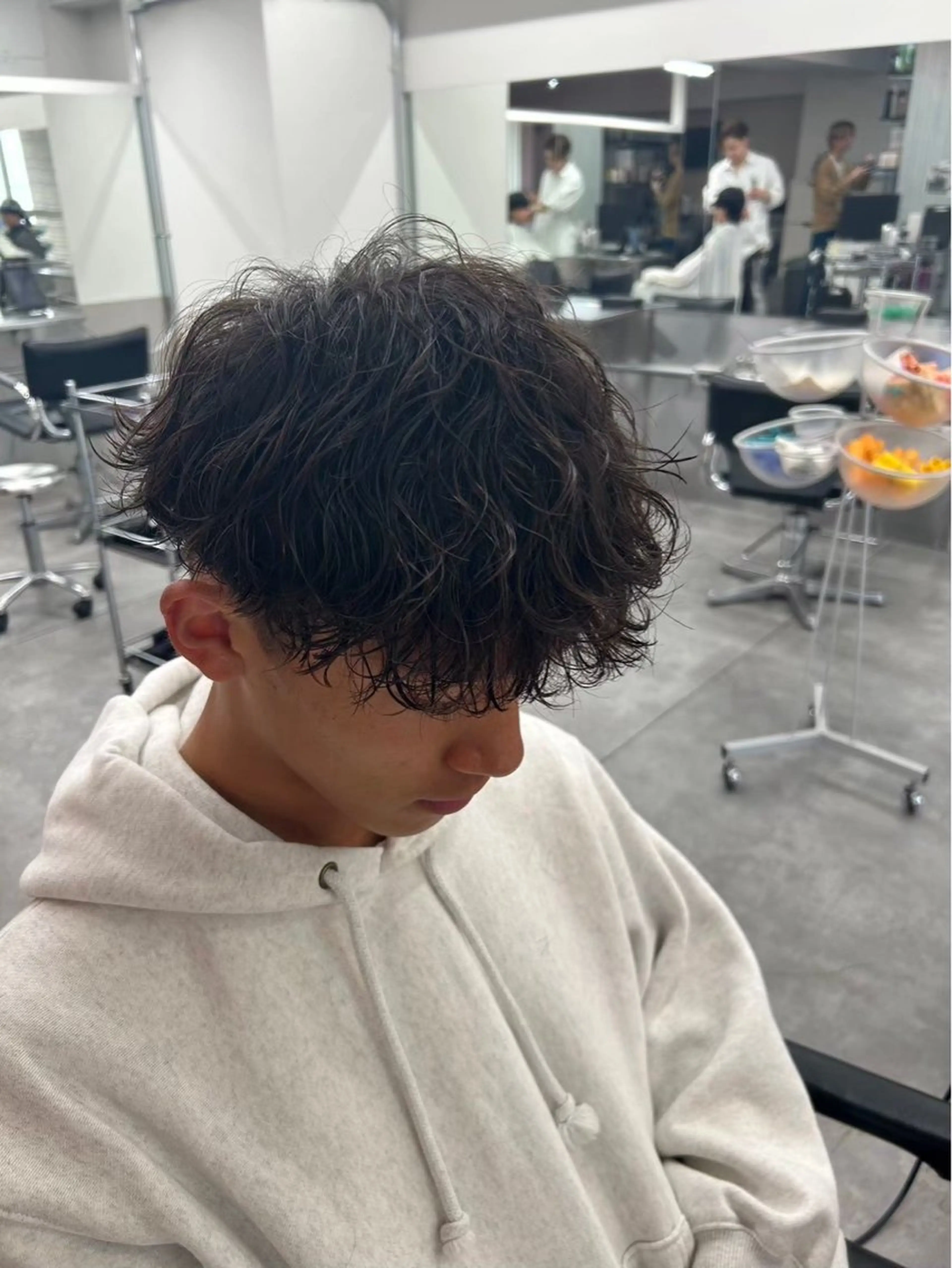 ショート パーマ メンズ カット パーマ ヘアセット 町田/波巻き/ シャドウ/メンズのヘアスタイル