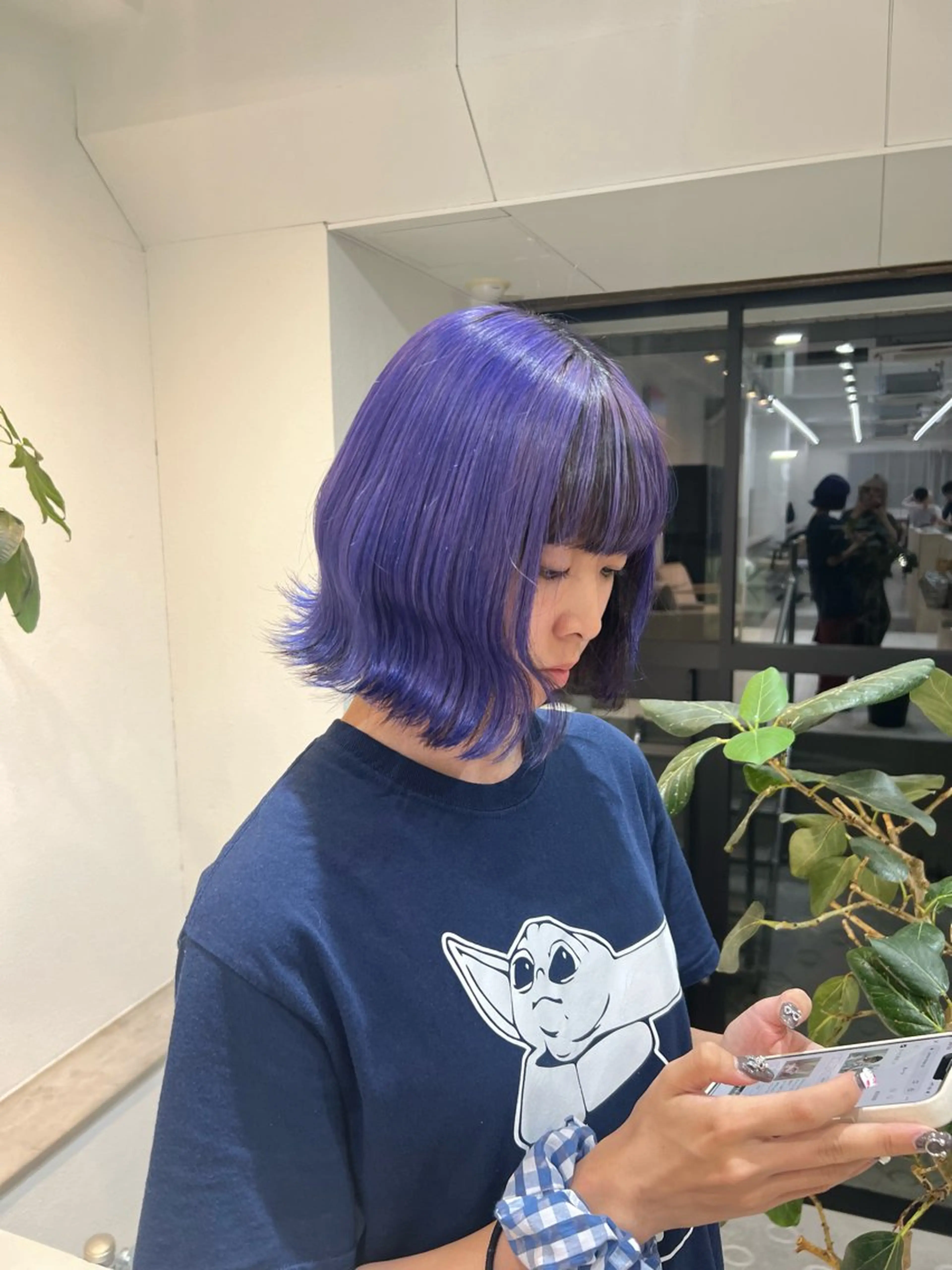 ミディアム カラー 黒髪 パープルカラー ヘアカラー ブリーチカラー🦋‪ 田中さくらのヘアスタイル