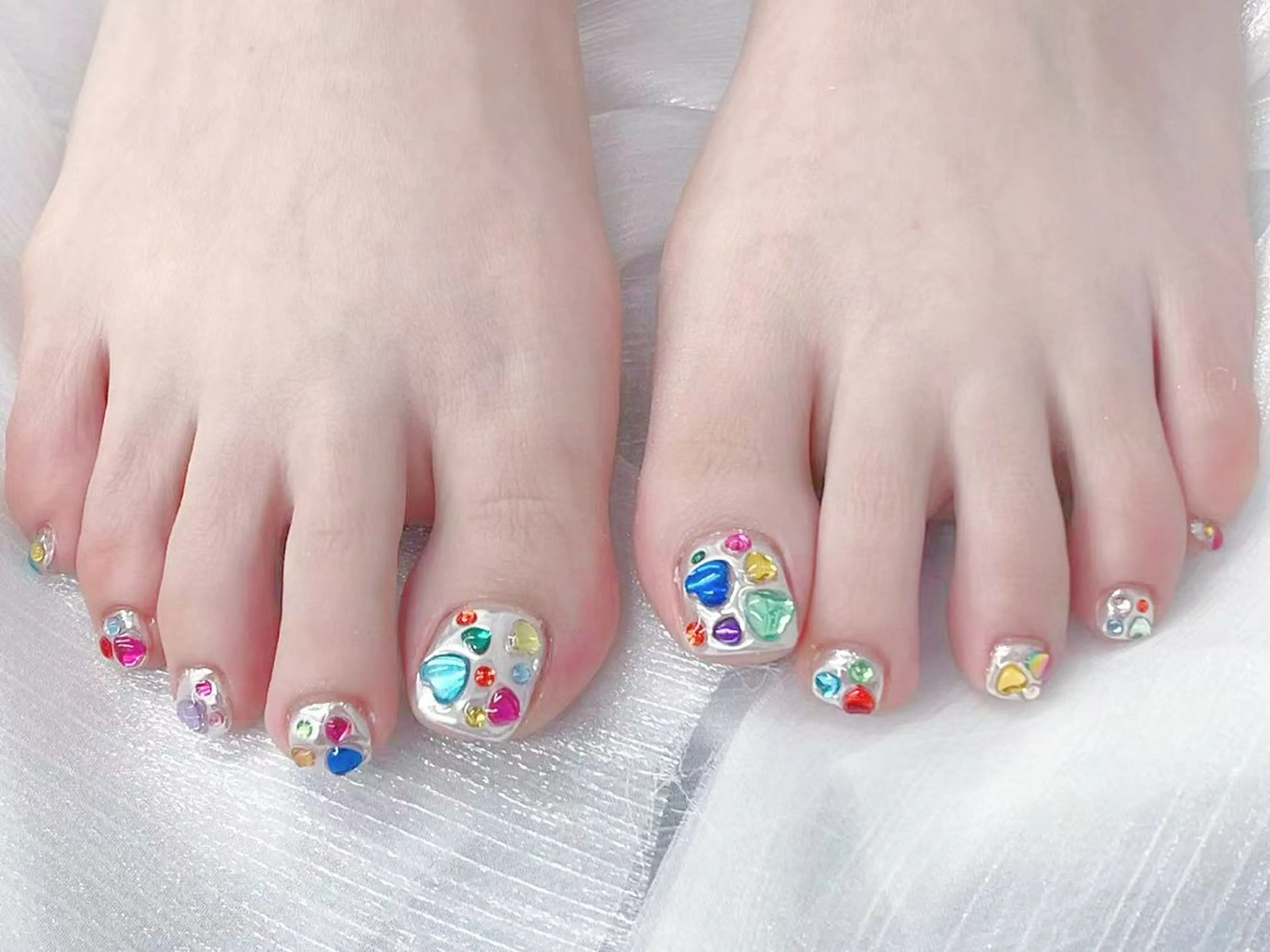ネイル オーロラネイル フレンチネイル グラデーション 韓国ネイル マグネットネイル フットネイル NOA NAILのネイルデザイン