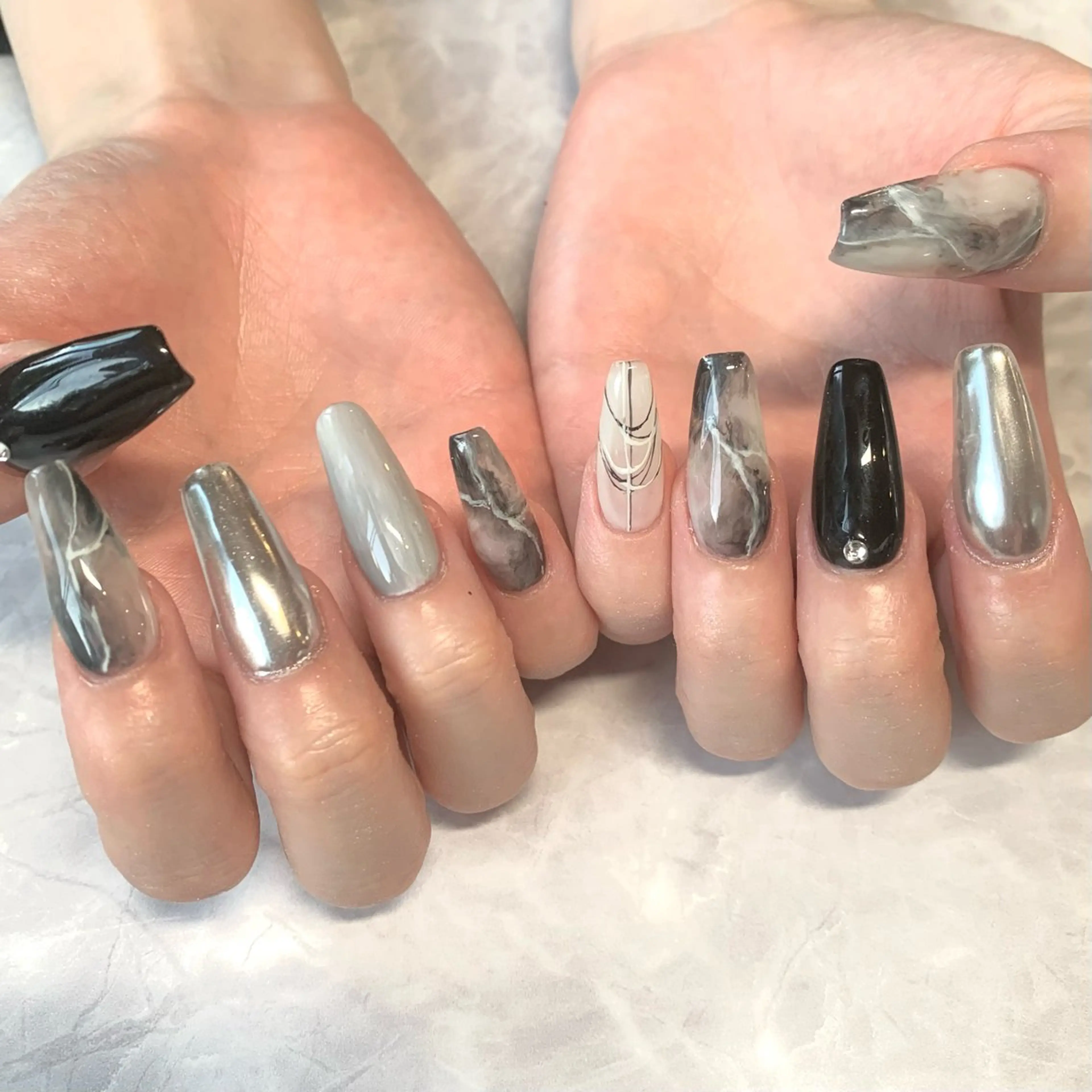 ネイル 韓国ネイル 大理石ネイル(マーブル) ミラーネイル ハンドネイル Nail Salon Lillion【リリオン】所属・lillion karenのネイルデザイン