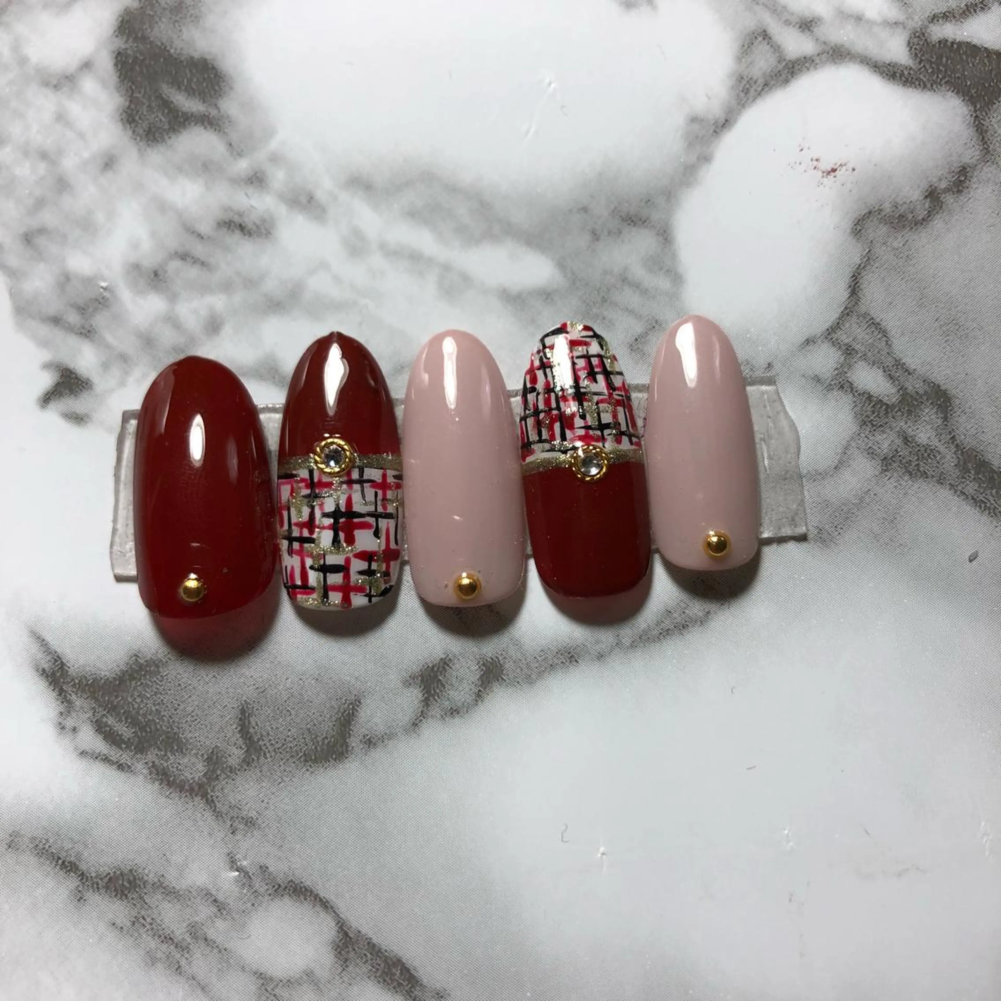 ミディアム ネイル ツイードネイル その他(ネイル) ネイル さきみのネイルデザイン