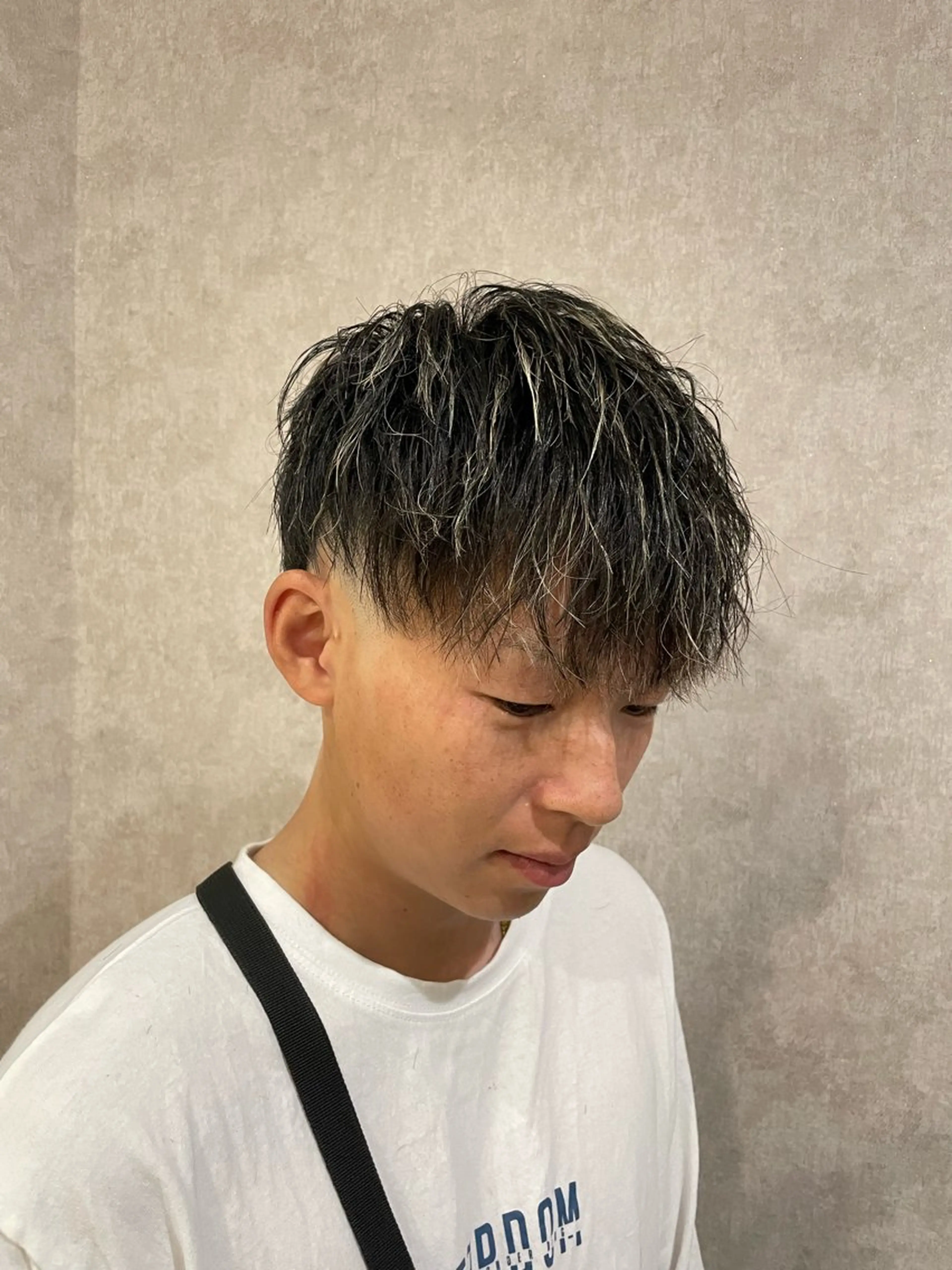 カラー パーマ メンズ メンズブリーチ メンズメッシュ ブリーチ ケアブリーチ 透明感カラー ヘアカラー Taku ／ケアハイトーンのヘアスタイル