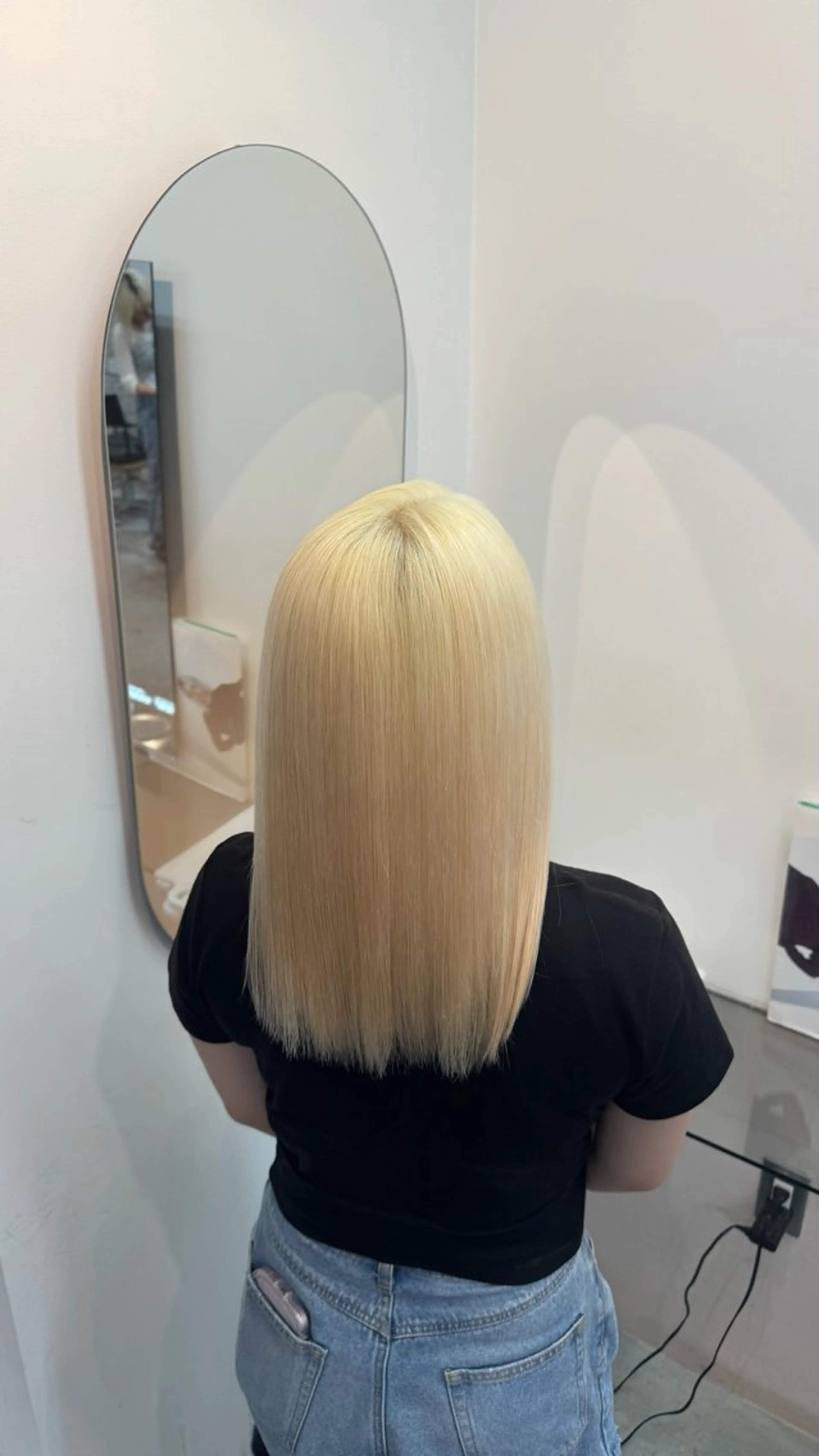 セミロング カラー ブロンド ヘアカラー Tsukasa/ ハイトーン/寒色のヘアスタイル