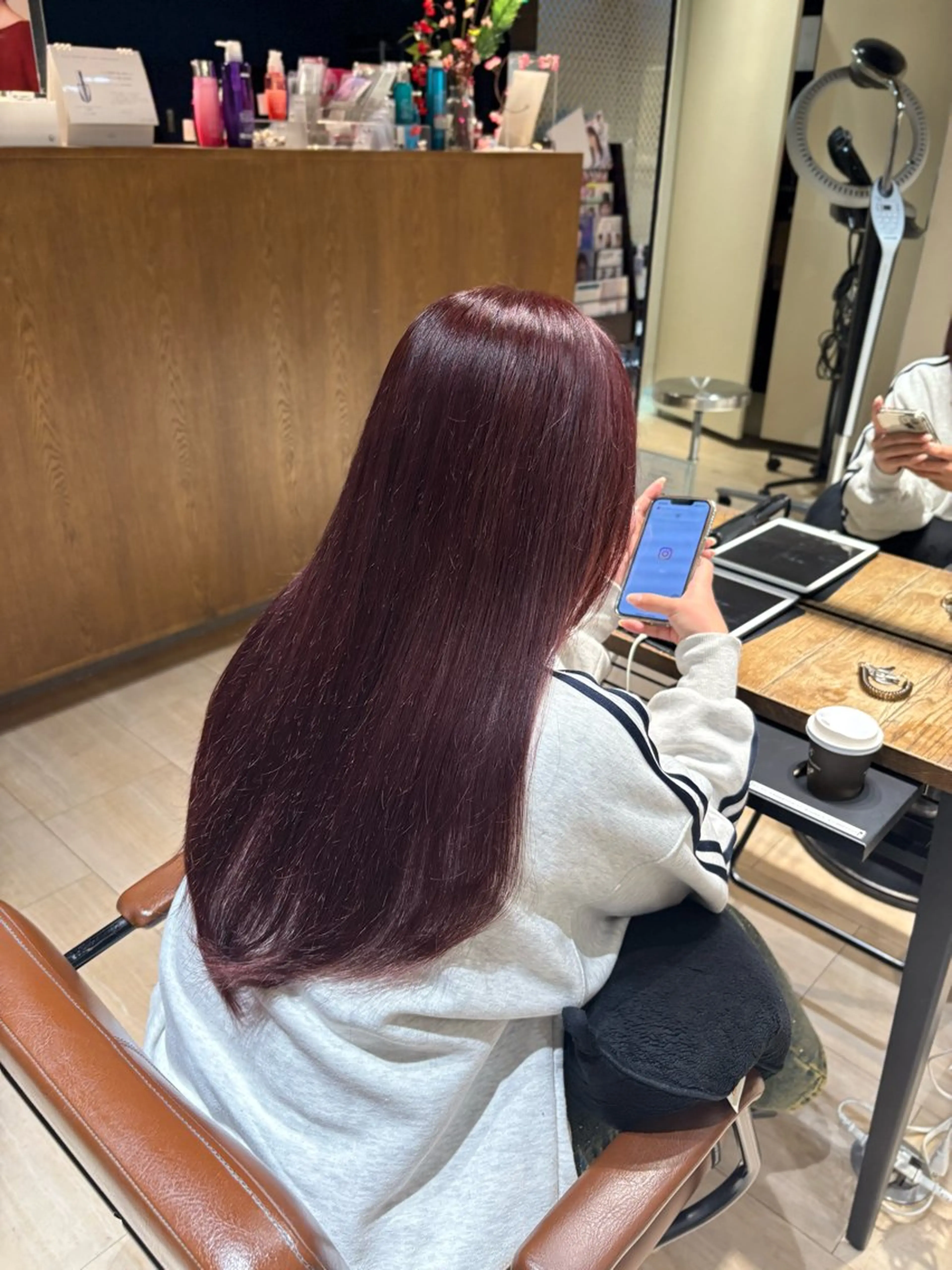 ロング カラー 足立 遥奈のヘアスタイル