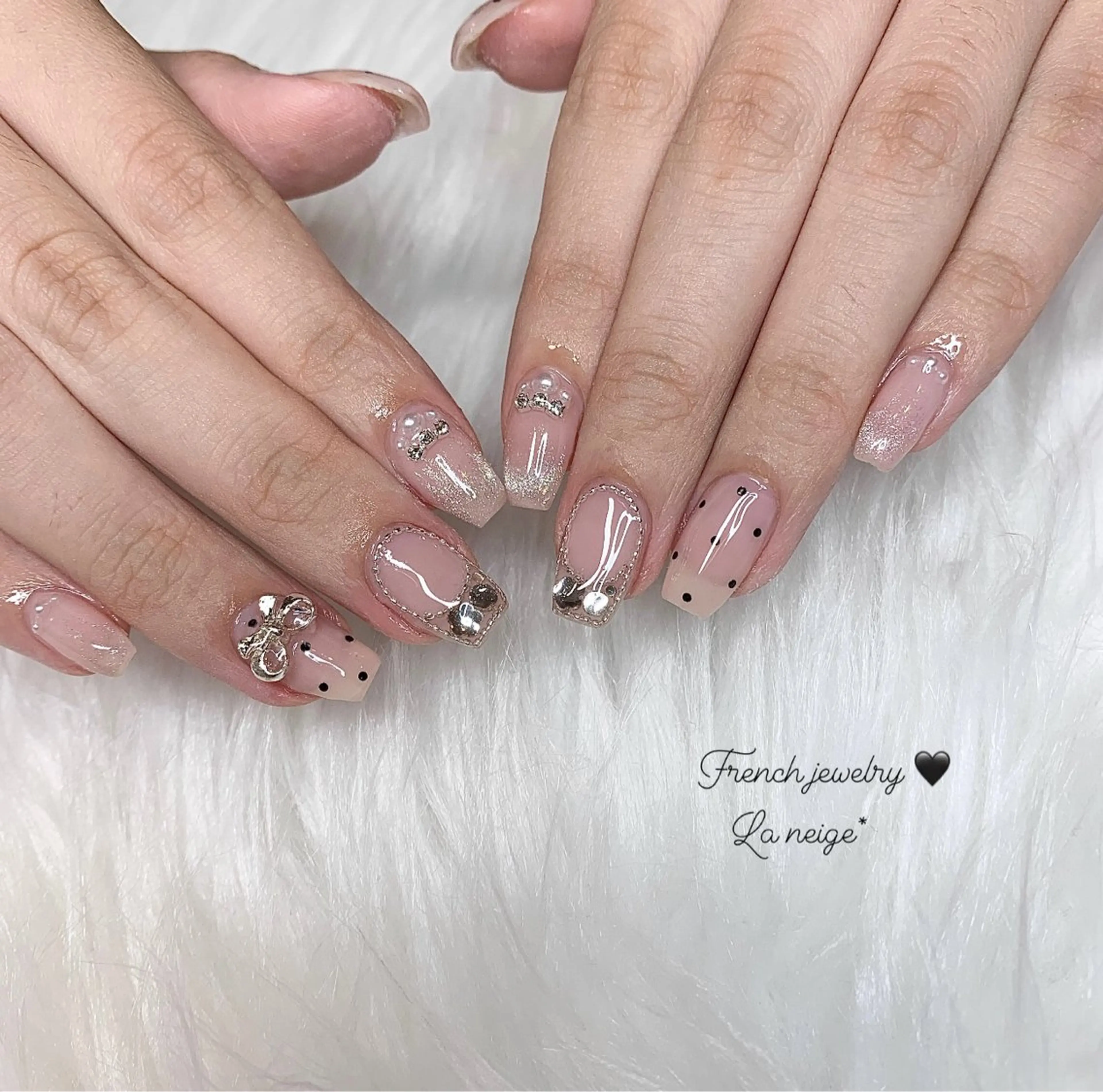 ネイル ハンドネイル La neige* yuki 🥯🍑のネイルデザイン