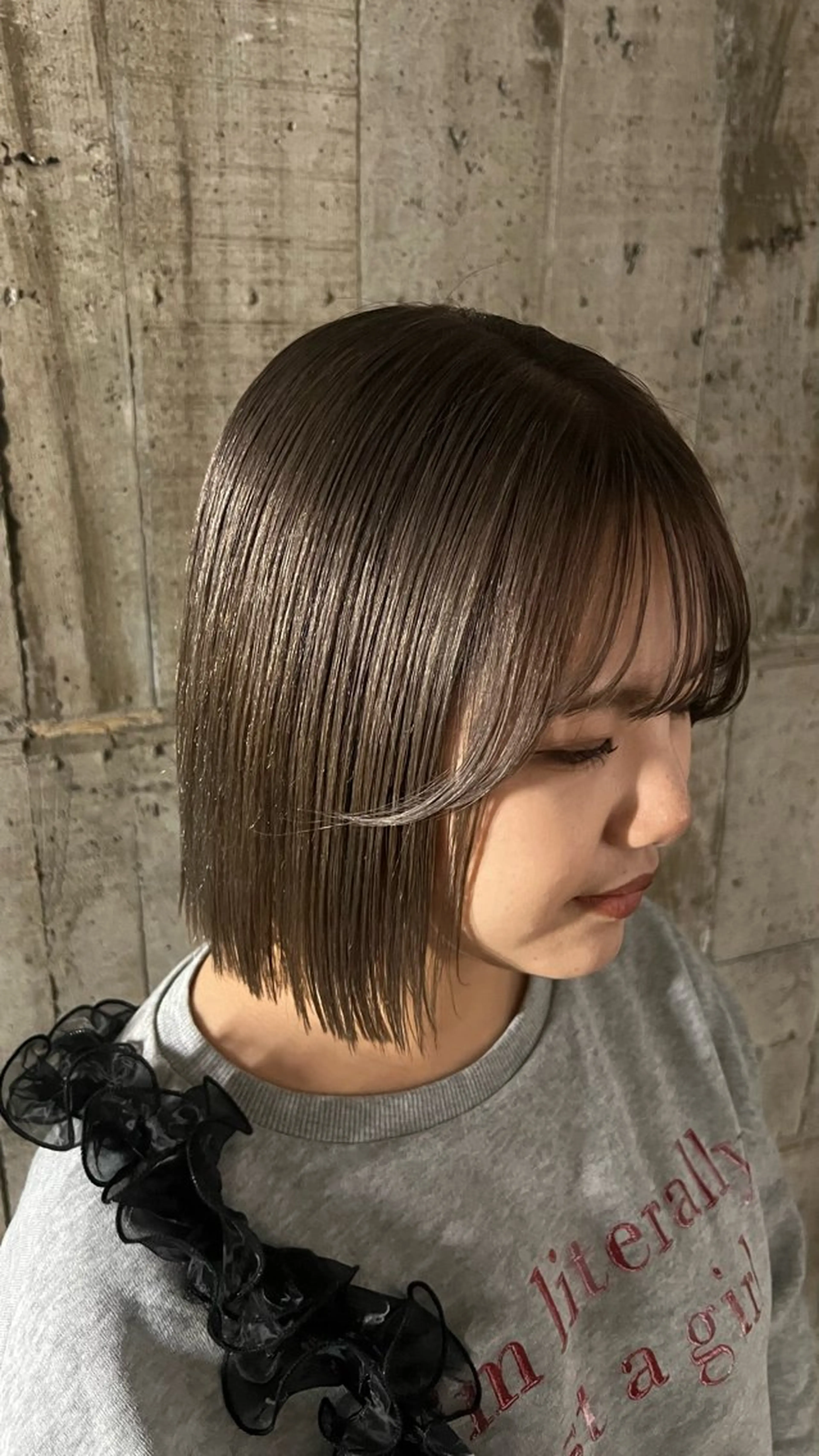カラー ショコラグレージュ グレージュ ヘアカラー 夏見 柚羽のヘアスタイル