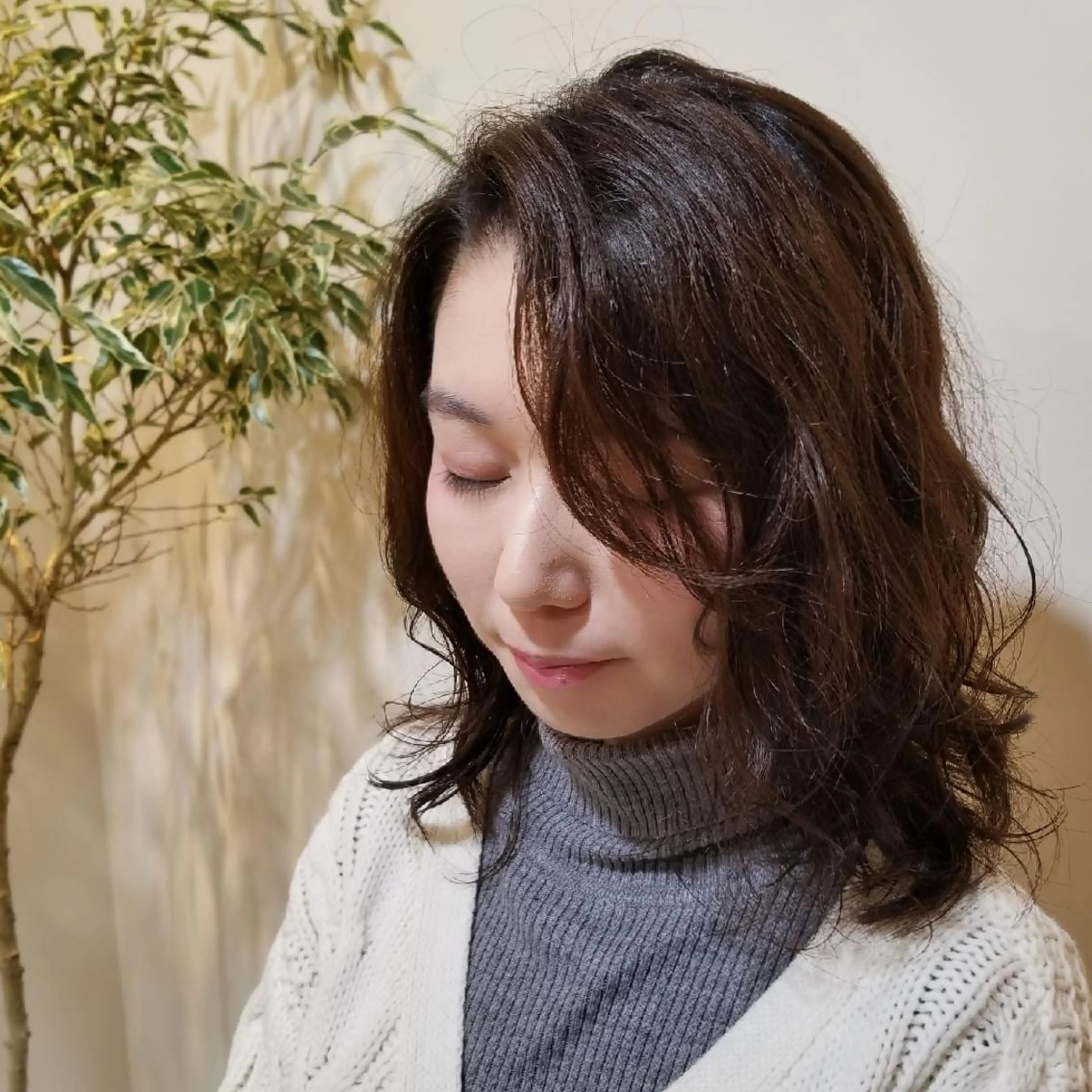 ミディアム パーマ ミディアムパーマ salowin渋谷kitaya park前所属・RIKA韓国ヘア/く びれヘア/上品カラーのヘアスタイル