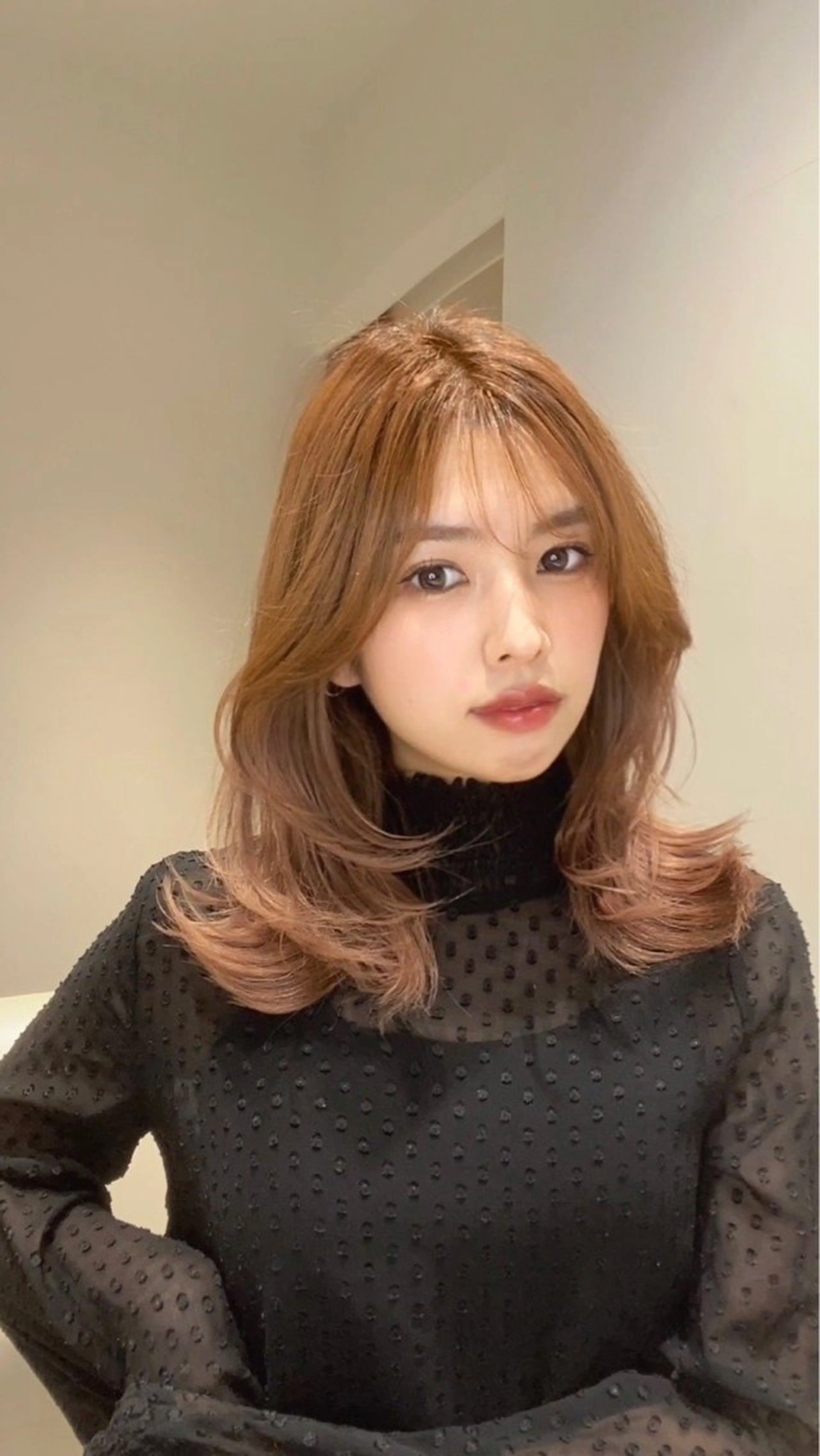 ミディアム カラー パーマ ヘアアレンジ ブリーチ ブラウンカラー ブリーチなしカラー くびれヘア ハイレイヤー 小野寺瑞希 /最小顔カットのヘアスタイル