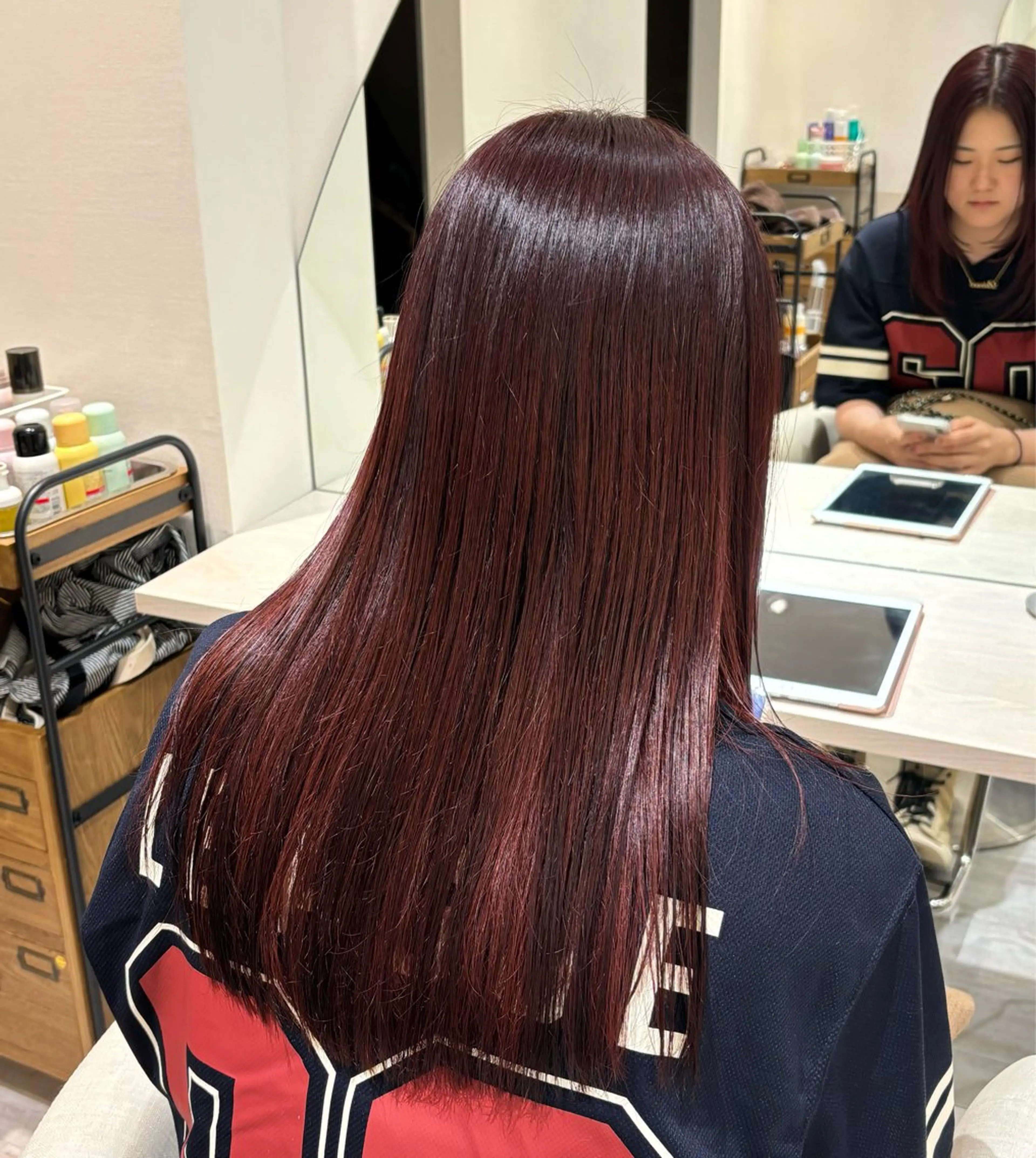 ミディアム カラー レッドカラー ヘアカラー Ｆ.まひろ🎀 暖色カラー／ベージュのヘアスタイル