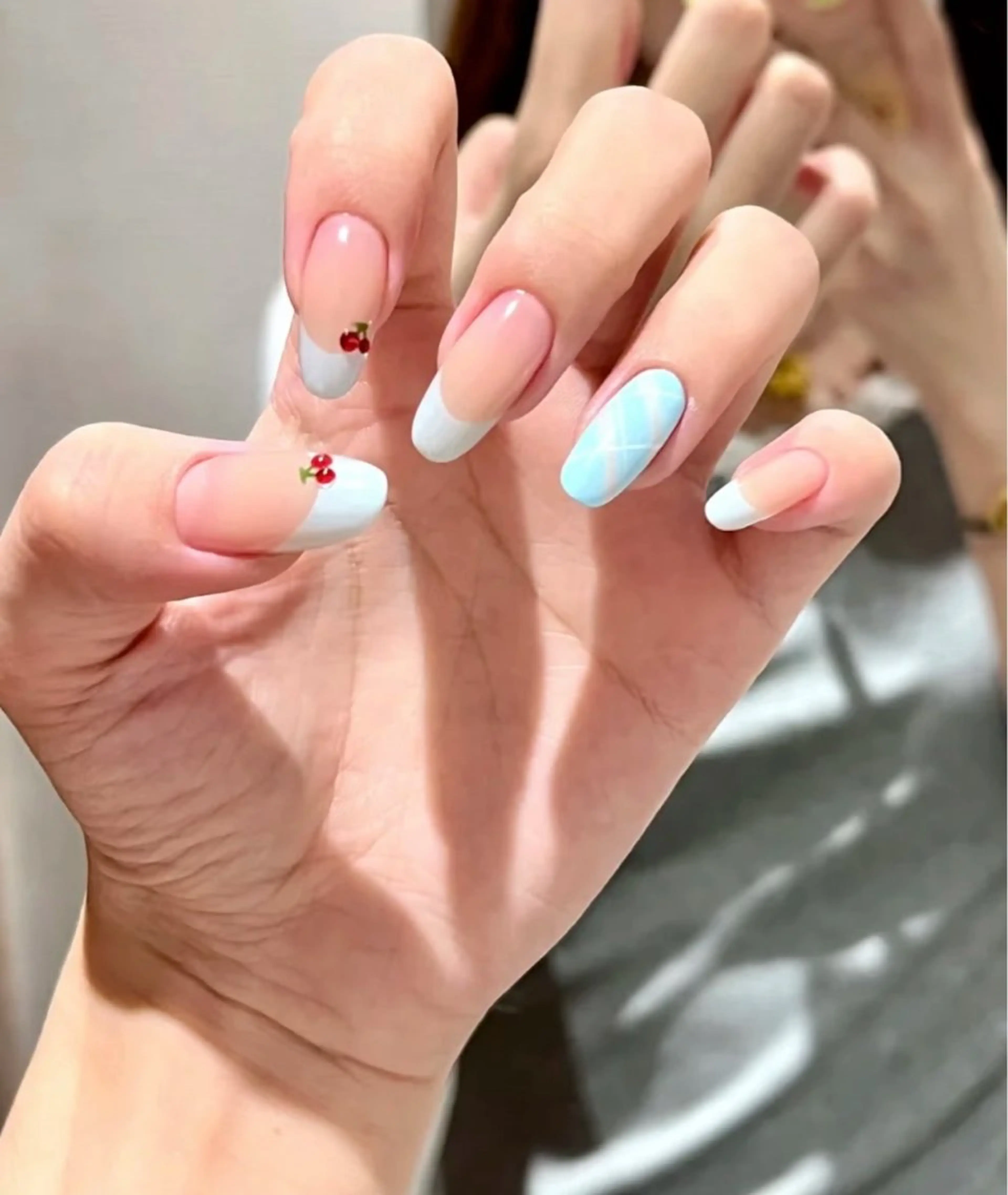 ネイル ハンドネイル R nailsalon所属・Rネルサイン よ よのネイルデザイン