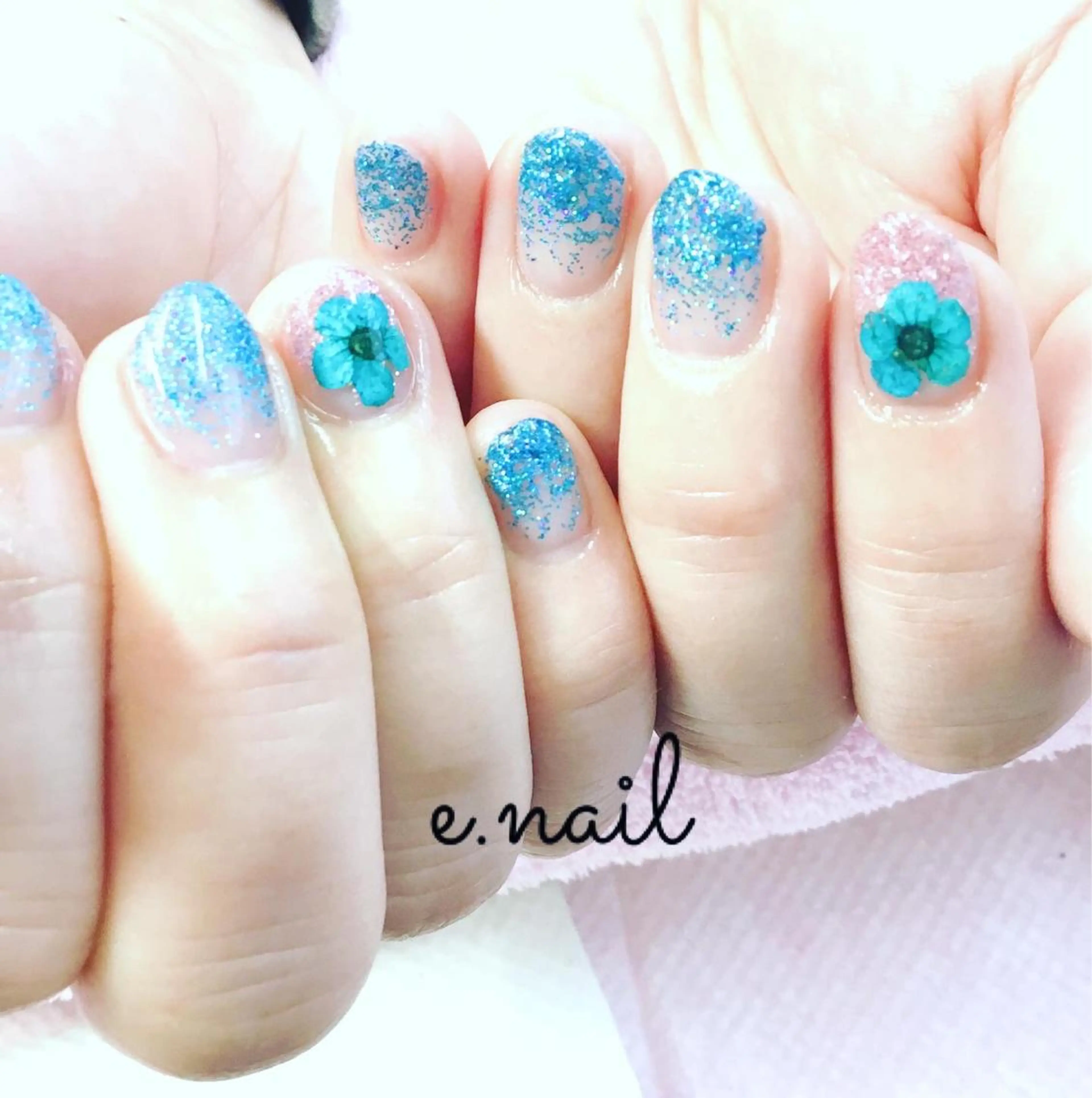 ネイル e.nail所属・和賀井 恵理のネイルデザイン