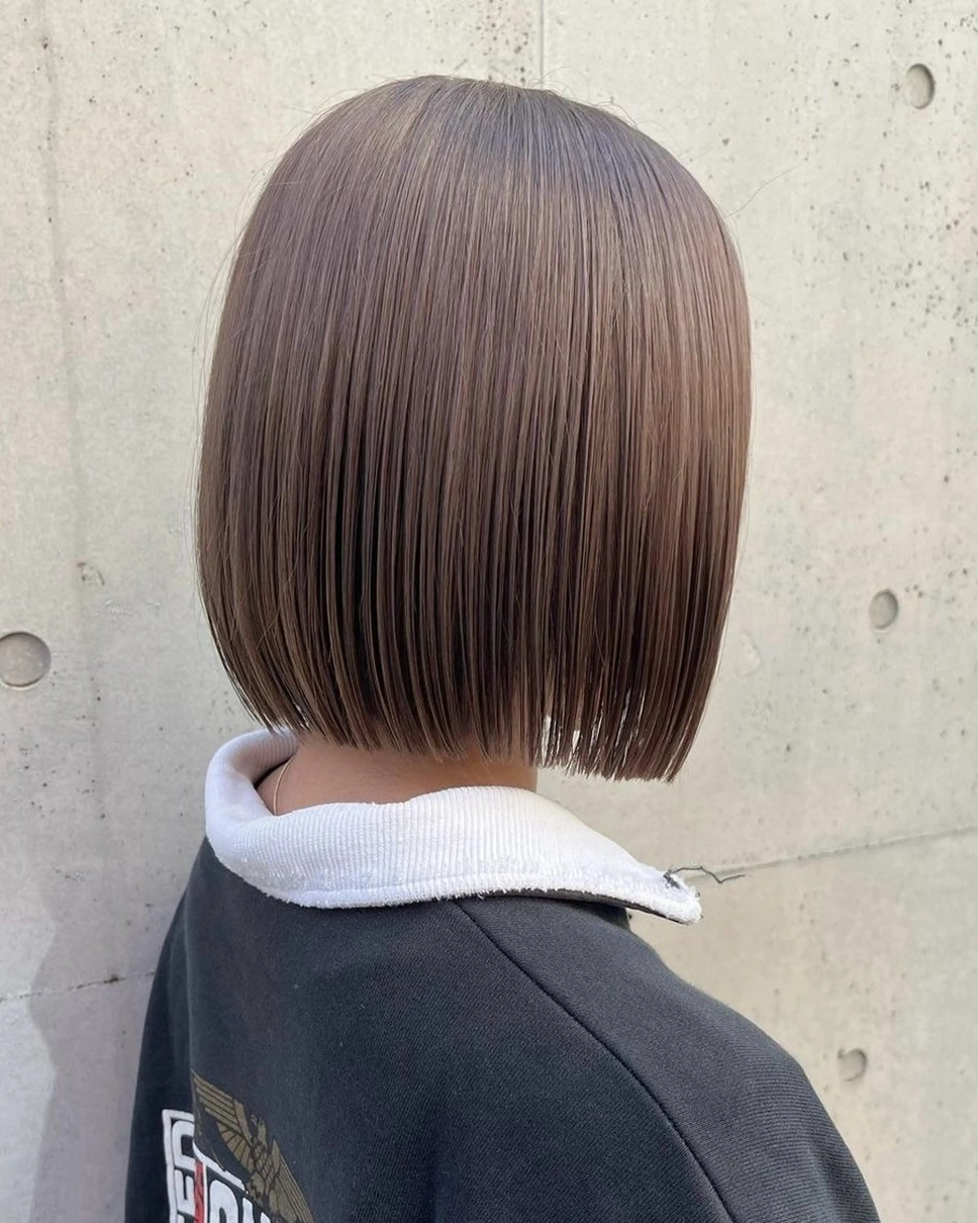ミディアム ボブ 外ハネヘア SiSTA 自由が丘所属・自由ヶ丘 ボブ/レイヤーのヘアスタイル