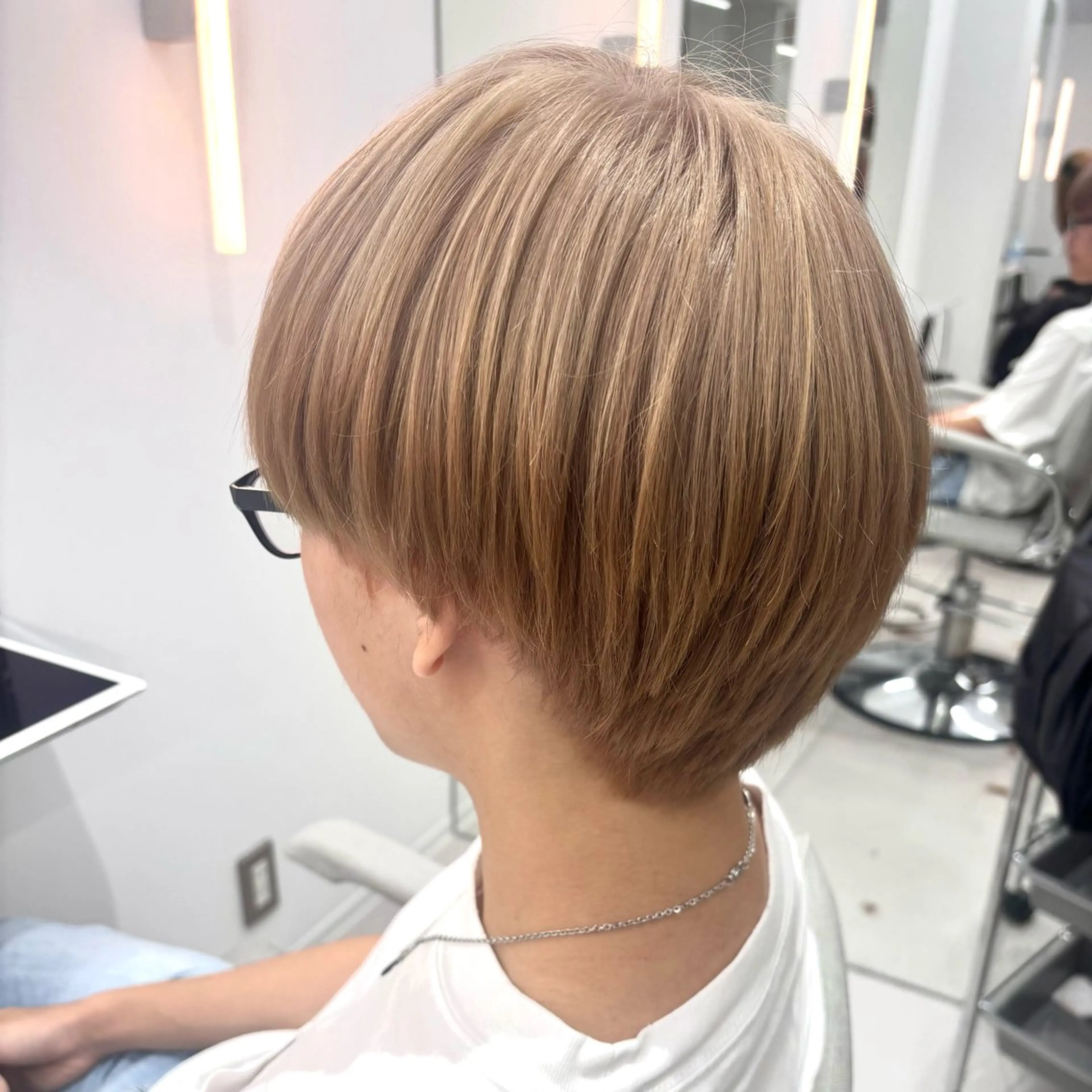 ショート 透明感/レイヤー /ayaneのヘアスタイル