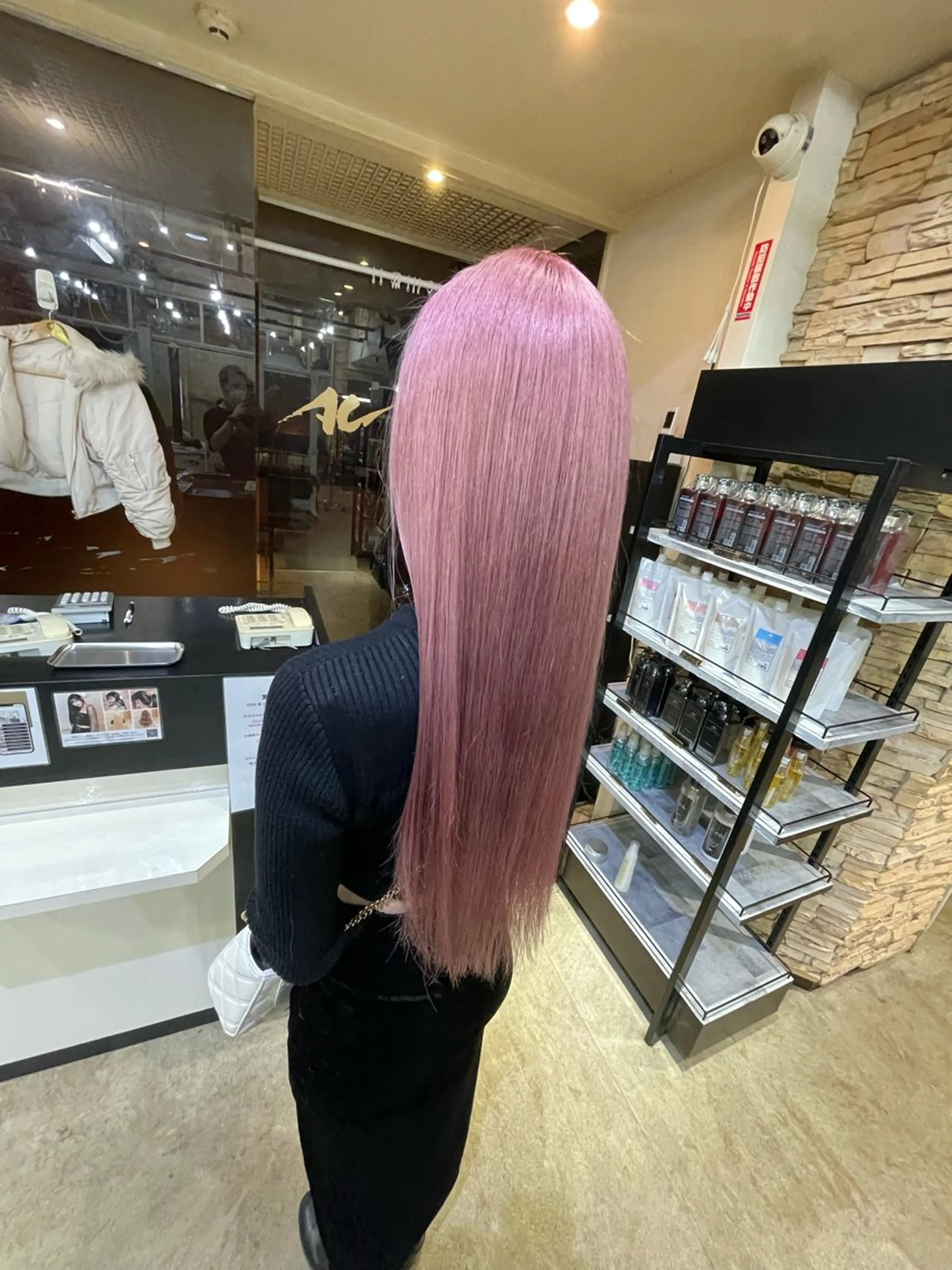 ロング カラー ブロンド ピンクカラー ホワイトピンク ヘアカラー トリートメント ヘアセット アンククロス/ エクステ／ハイトーンのヘアスタイル