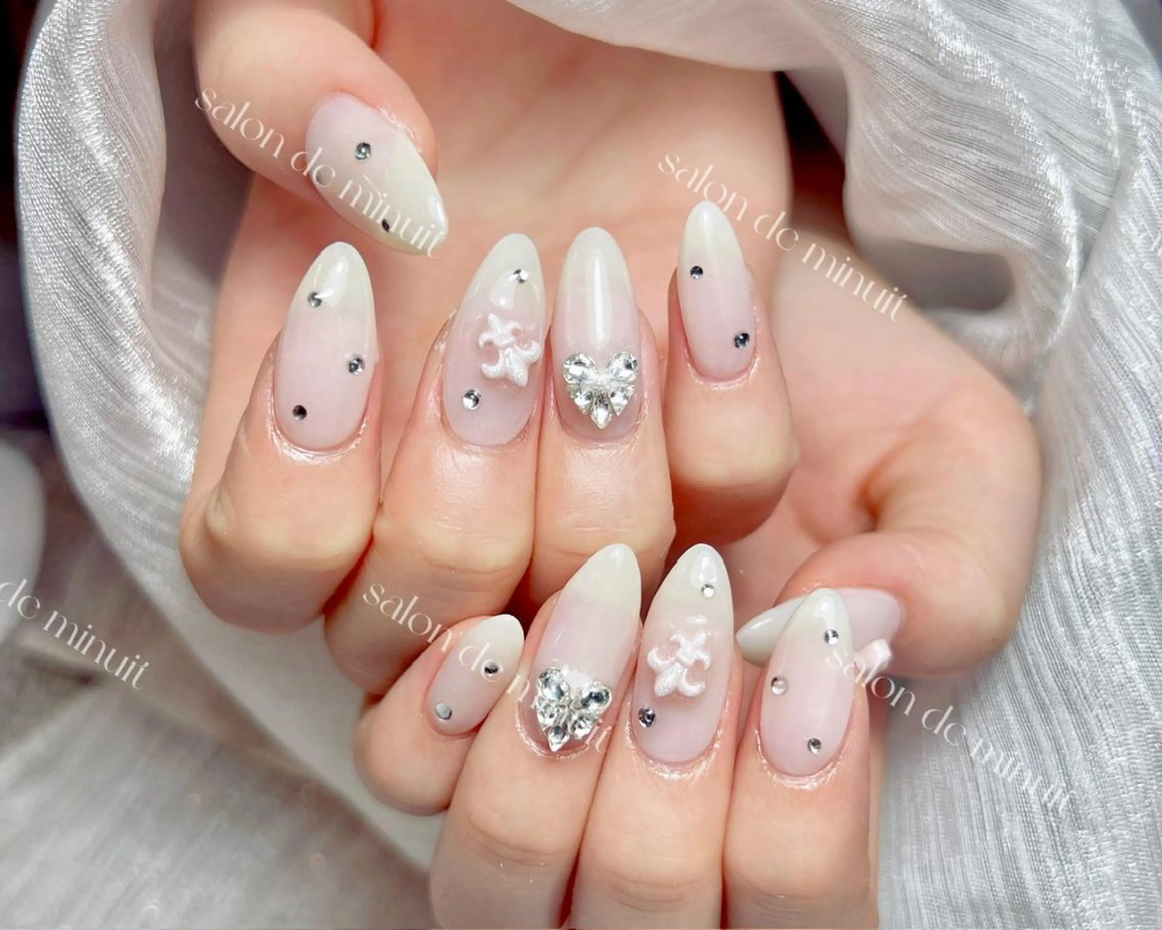 ネイル Salon de Minuit🦩のネイルデザイン
