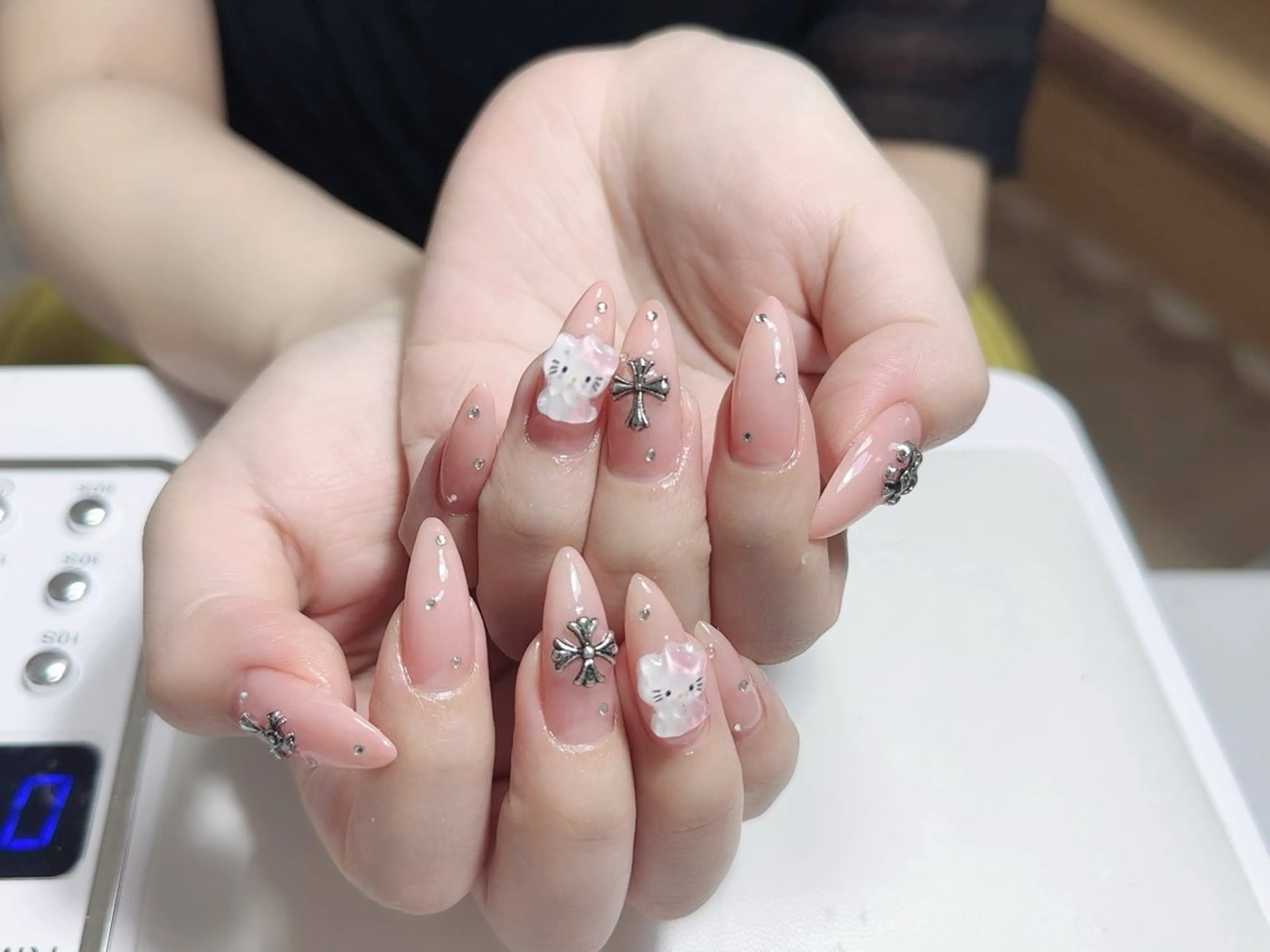 ネイル ハンドネイル NAIL CIRCLESのネイルデザイン