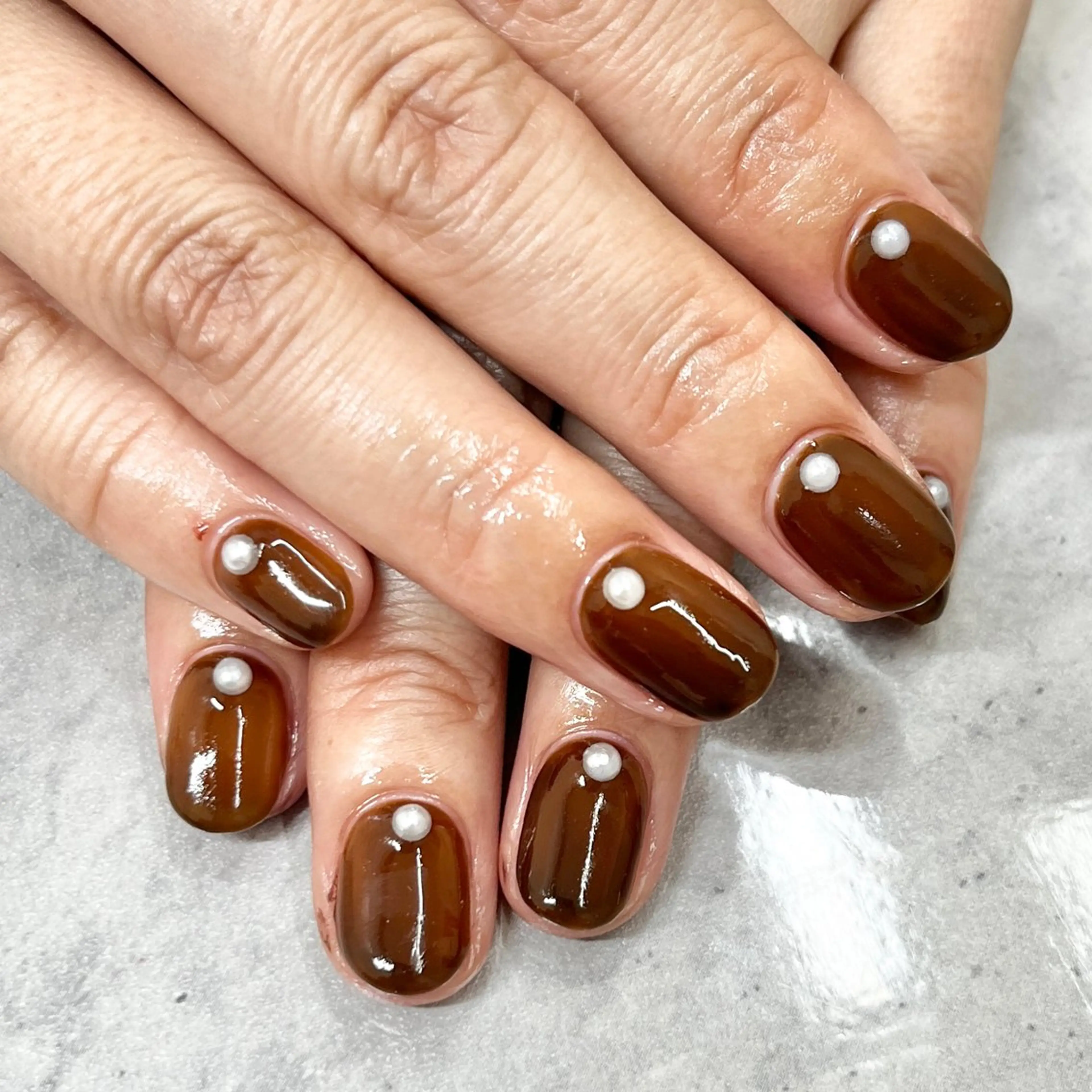 ネイル ワンカラーネイル ストーンネイル RuHE （BB nail)のネイルデザイン